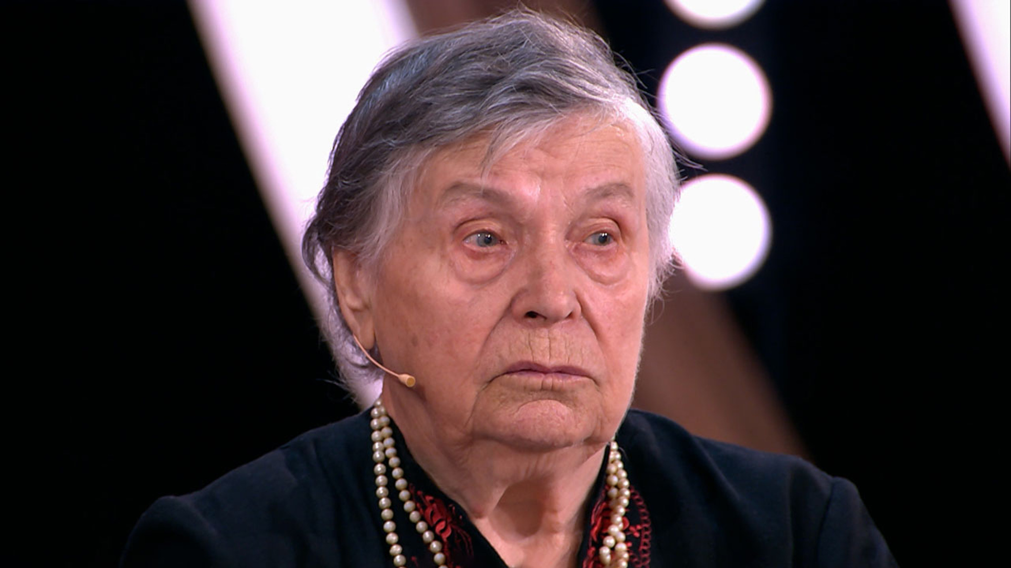 "Проводила его на автобус": 89-летняя бабушка 20 лет ищет пропавшего внука
