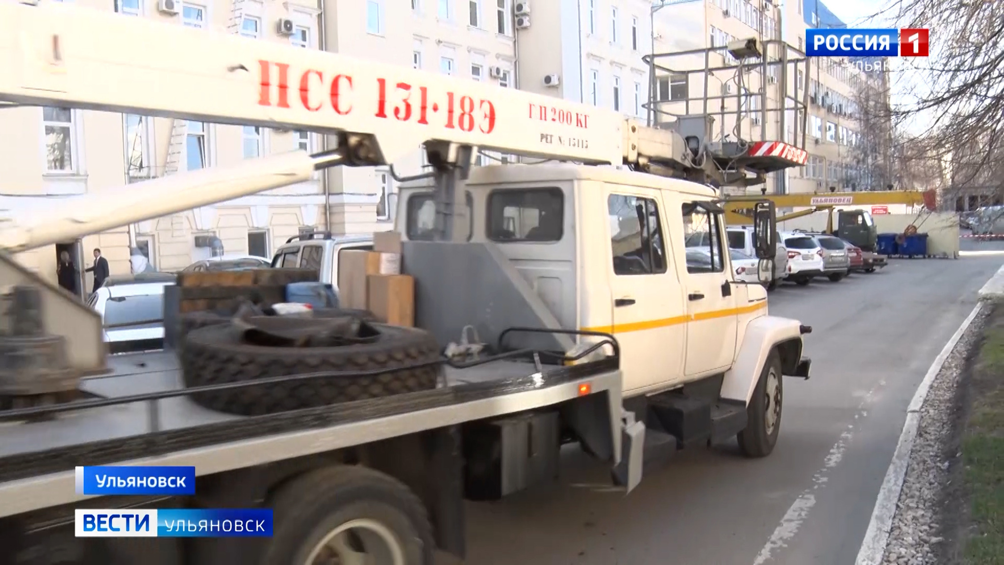 Ульяновск направил в Лутугинский район ЛНР автовышку