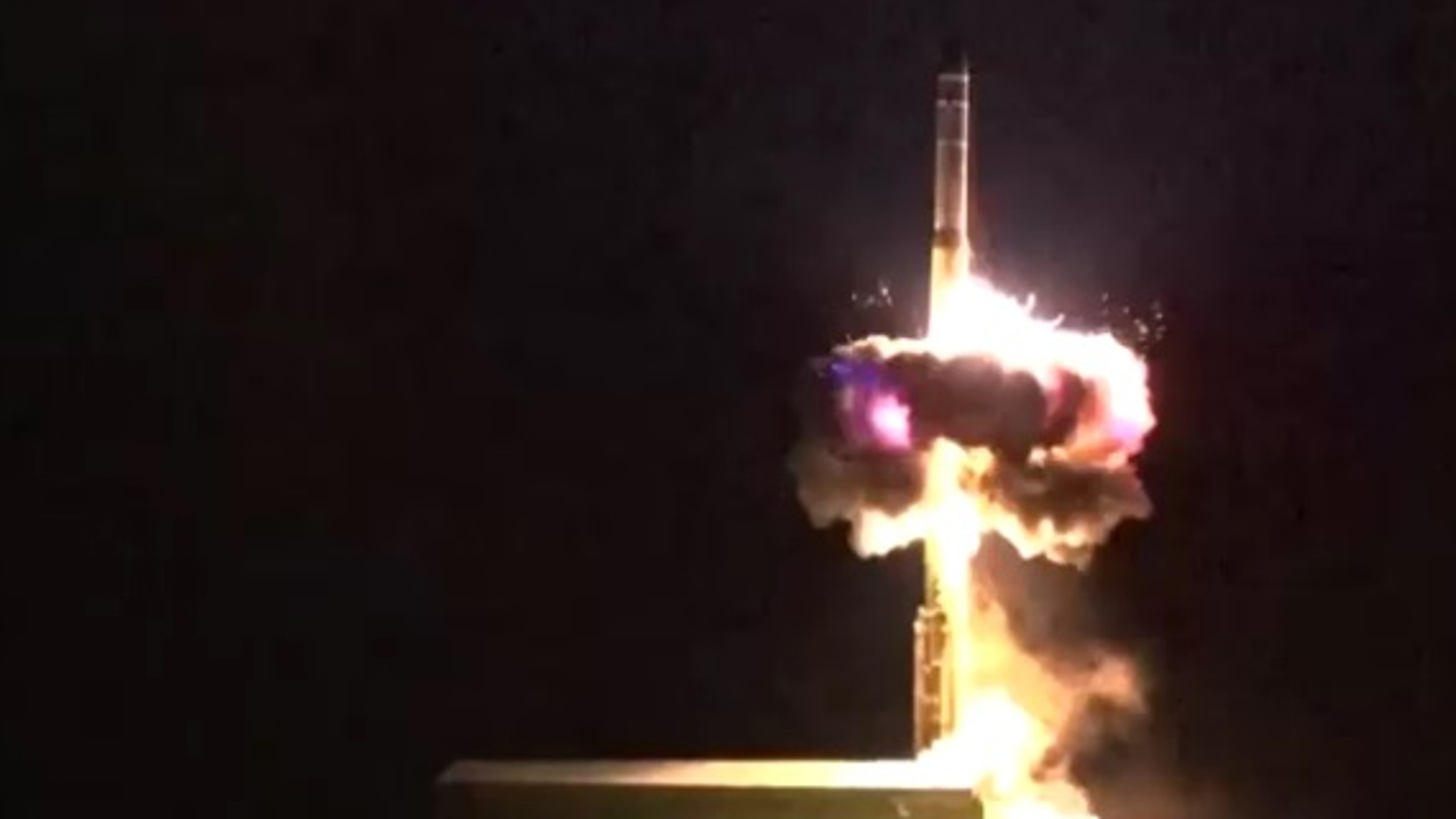 Новейшая ракета "Орешник": не сбить, не спрятаться, не убежать