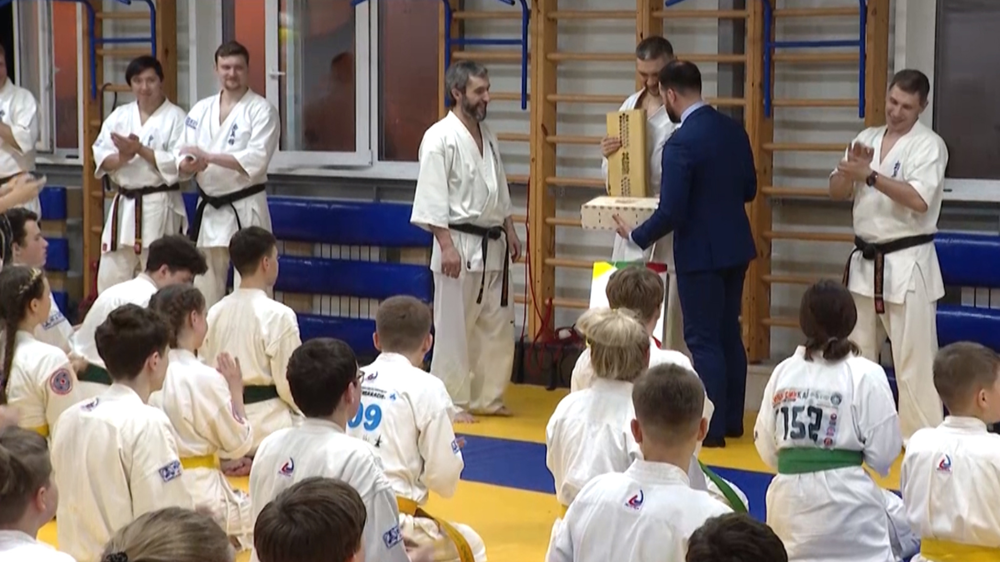 В Чите состоялся мастер-класс от трехкратного чемпиона мира по киокусинкай-карате Хаида Мантаева