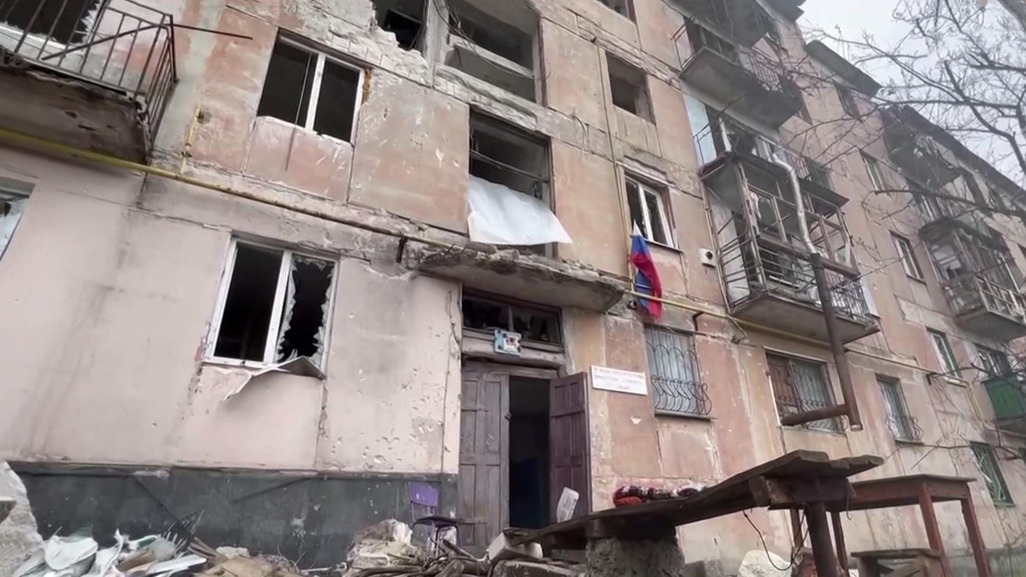 ВСУ продолжают удары по ЛНР