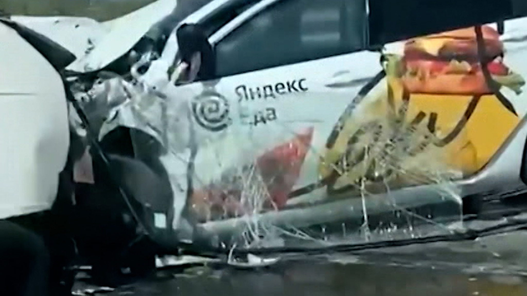 Столкновение автомобилей в Волгограде: есть пострадавшие