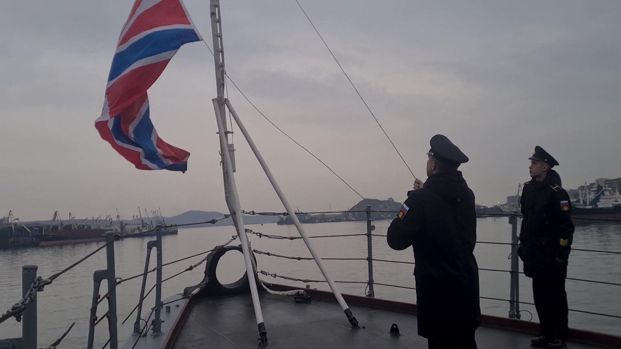 Корабли Приморской флотилии вышли в море из Владивостока