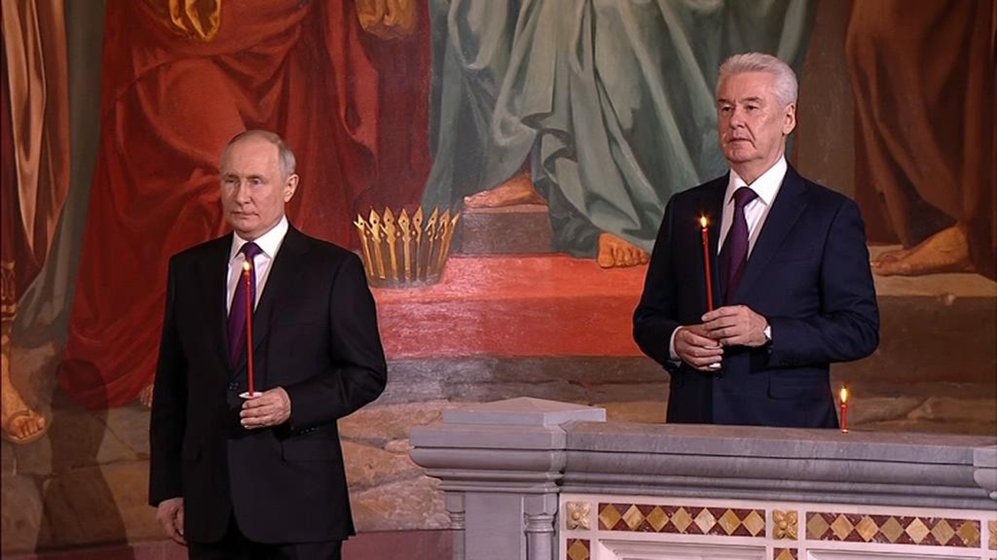 Владимир Путин приехал на пасхальную службу в Храм Христа Спасителя