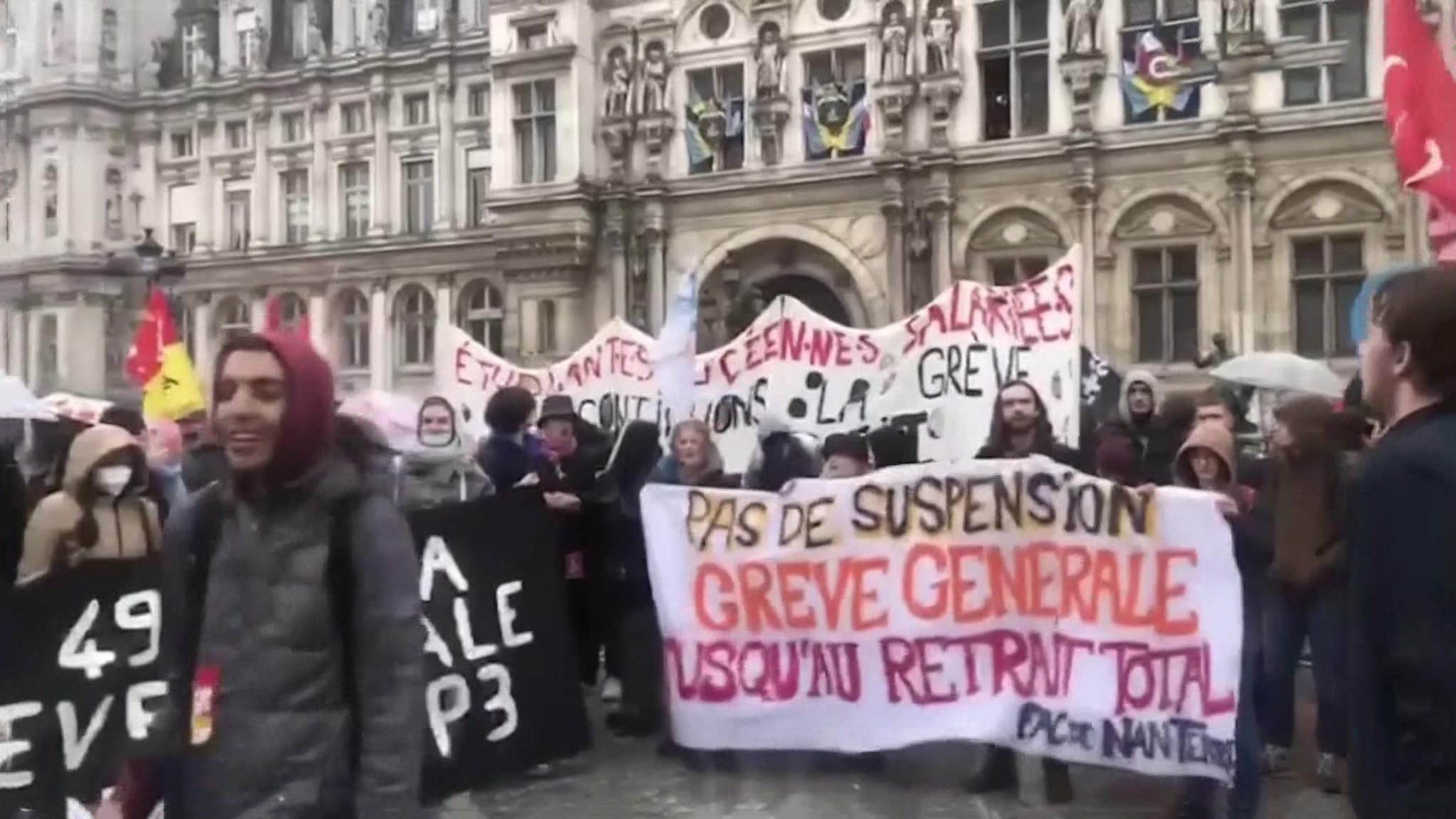 Французские профсоюзы не хотят встречаться с президентом