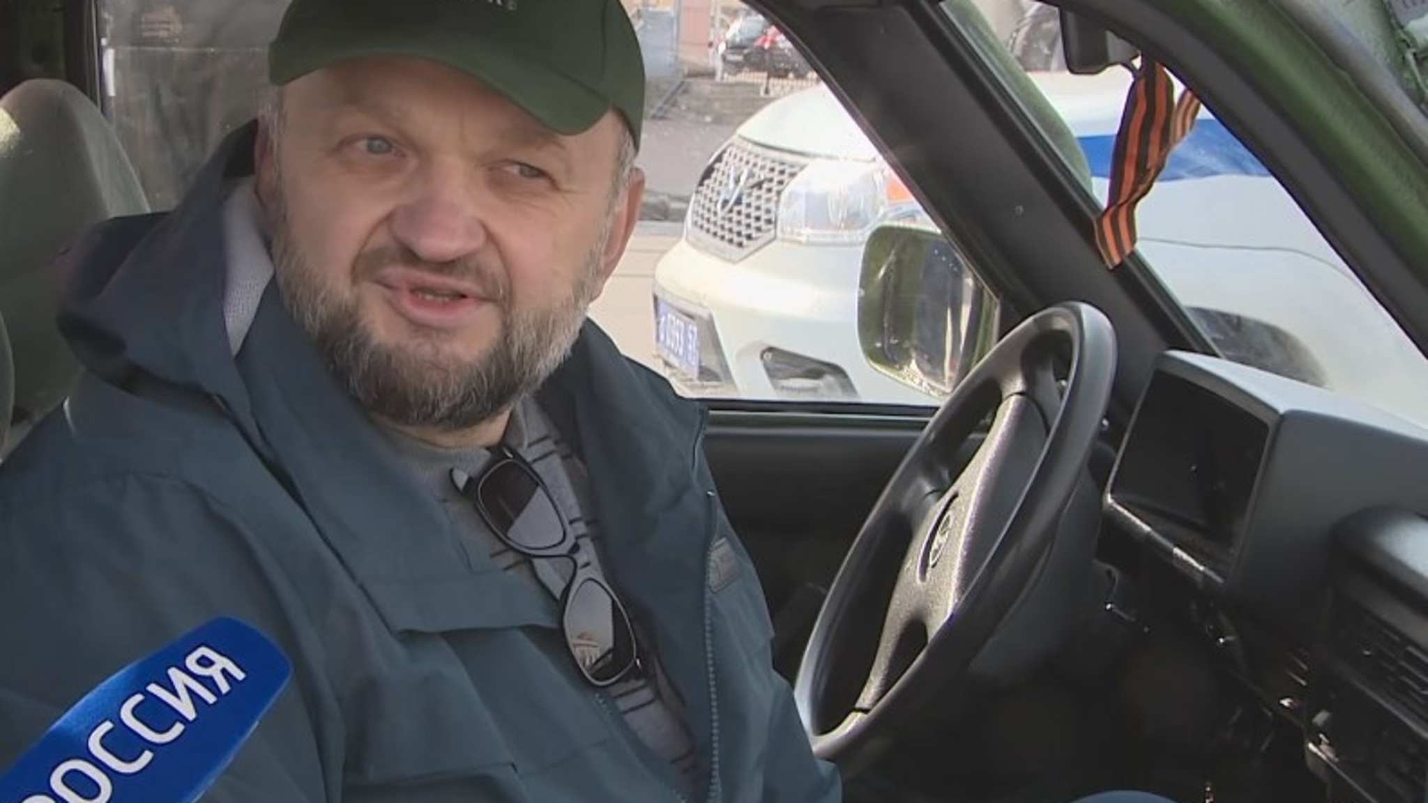 Орловец переделал "Ниву" для бойцов СВО