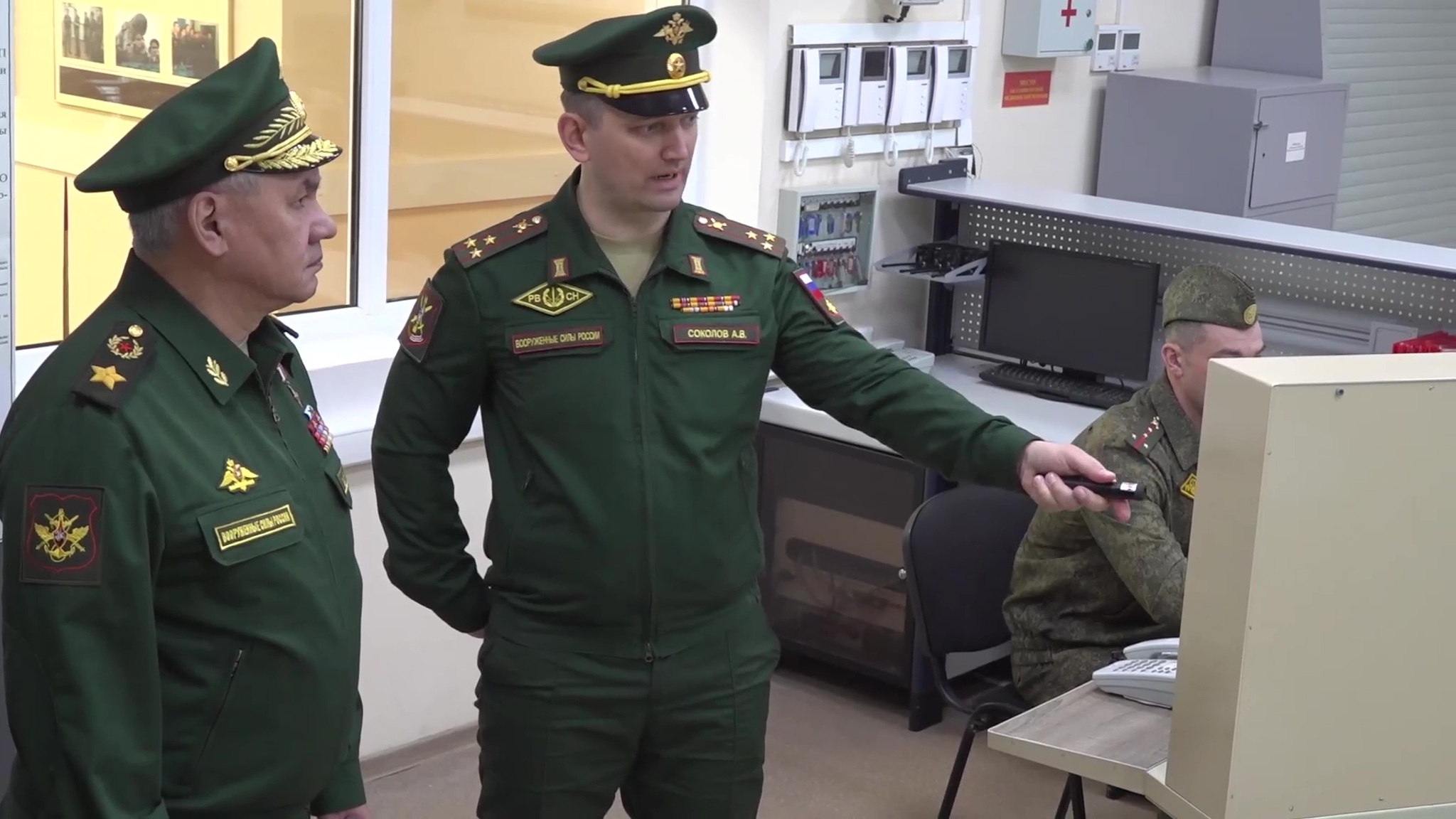 Шойгу приехал в полк РВСН в Калужской области