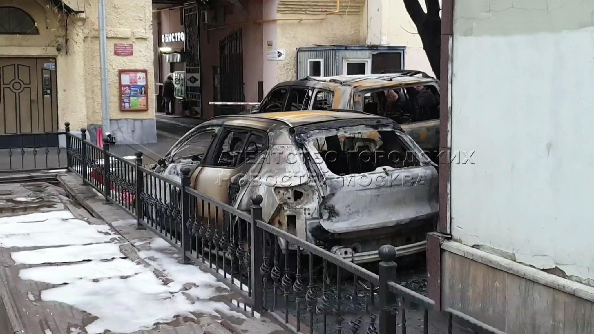 Полиция ищет поджигателя машин в центре Москвы