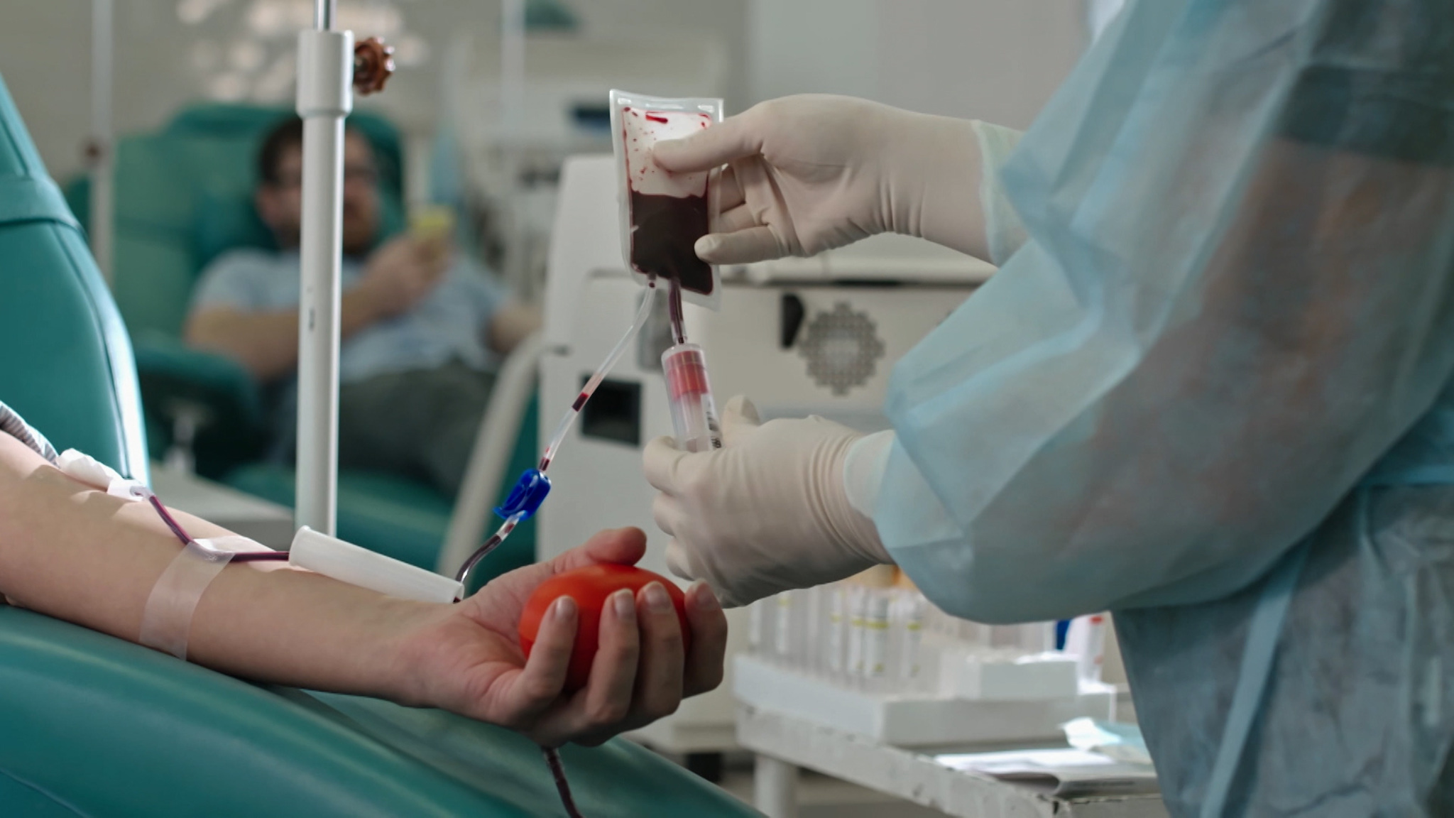 Омоложение организма и еще три полезных свойства донорства