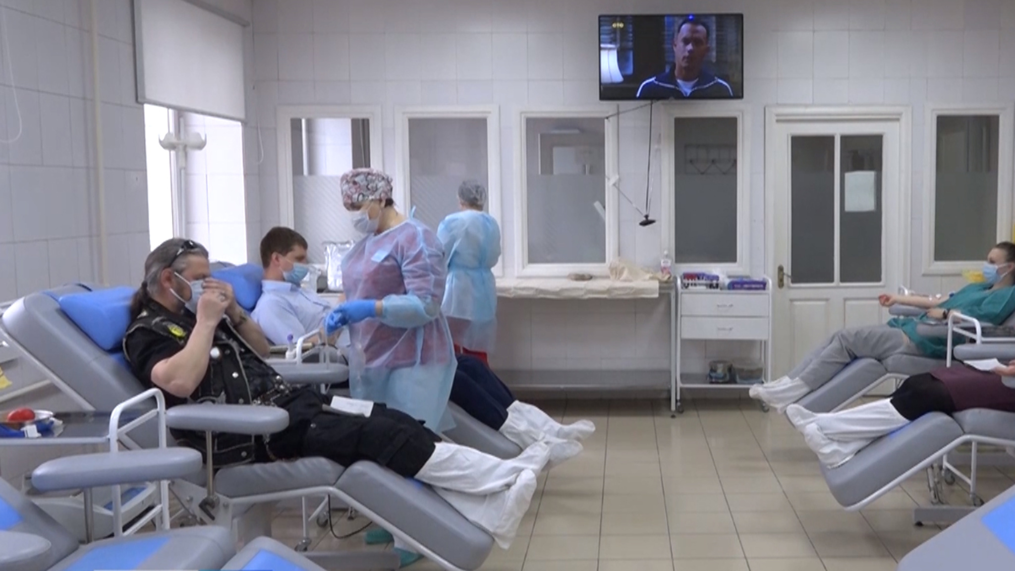 Читинцы сдают кровь в Национальный день донора