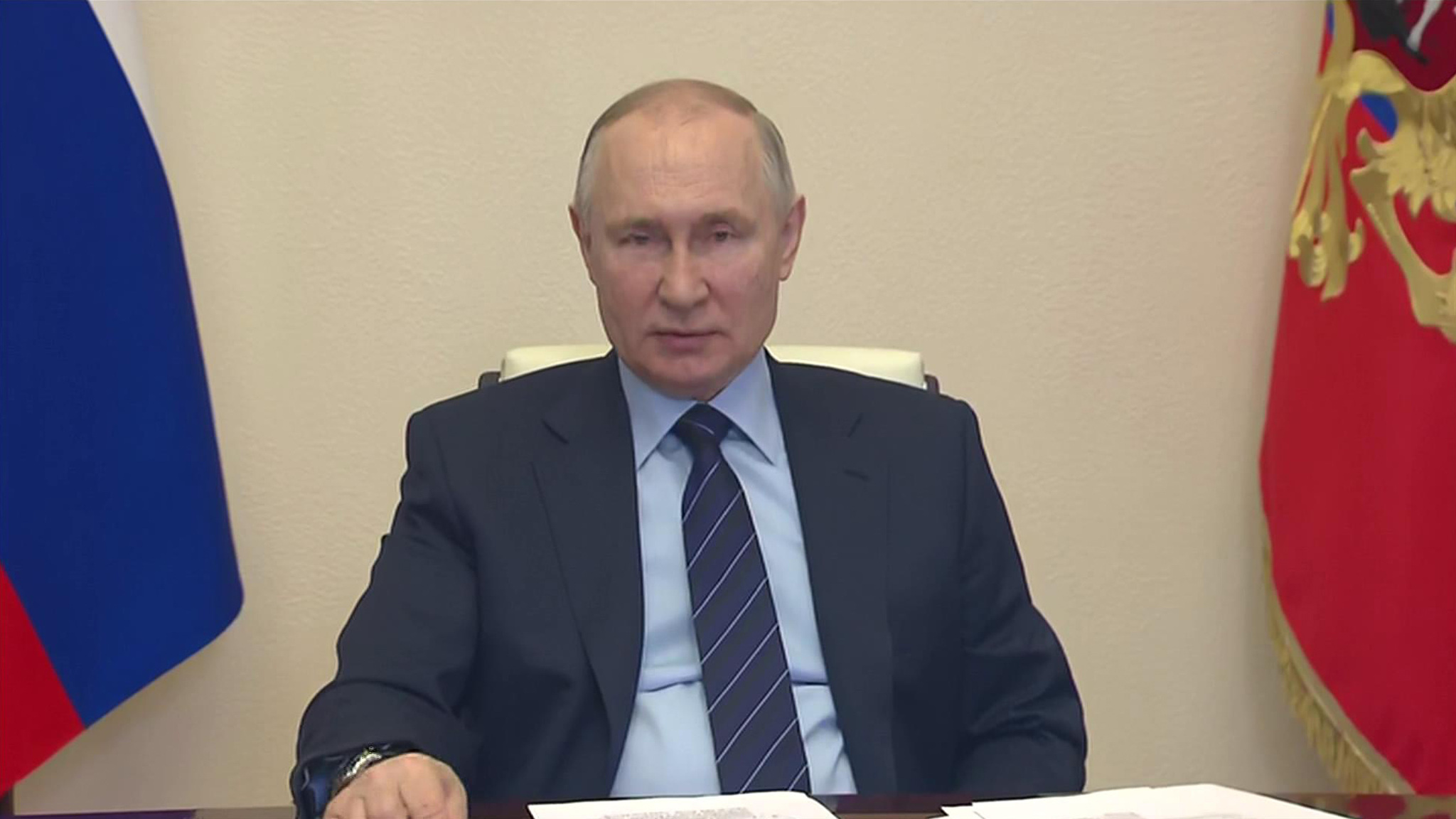 Путин поручил нормализовать ситуацию с проверками муниципалитетов