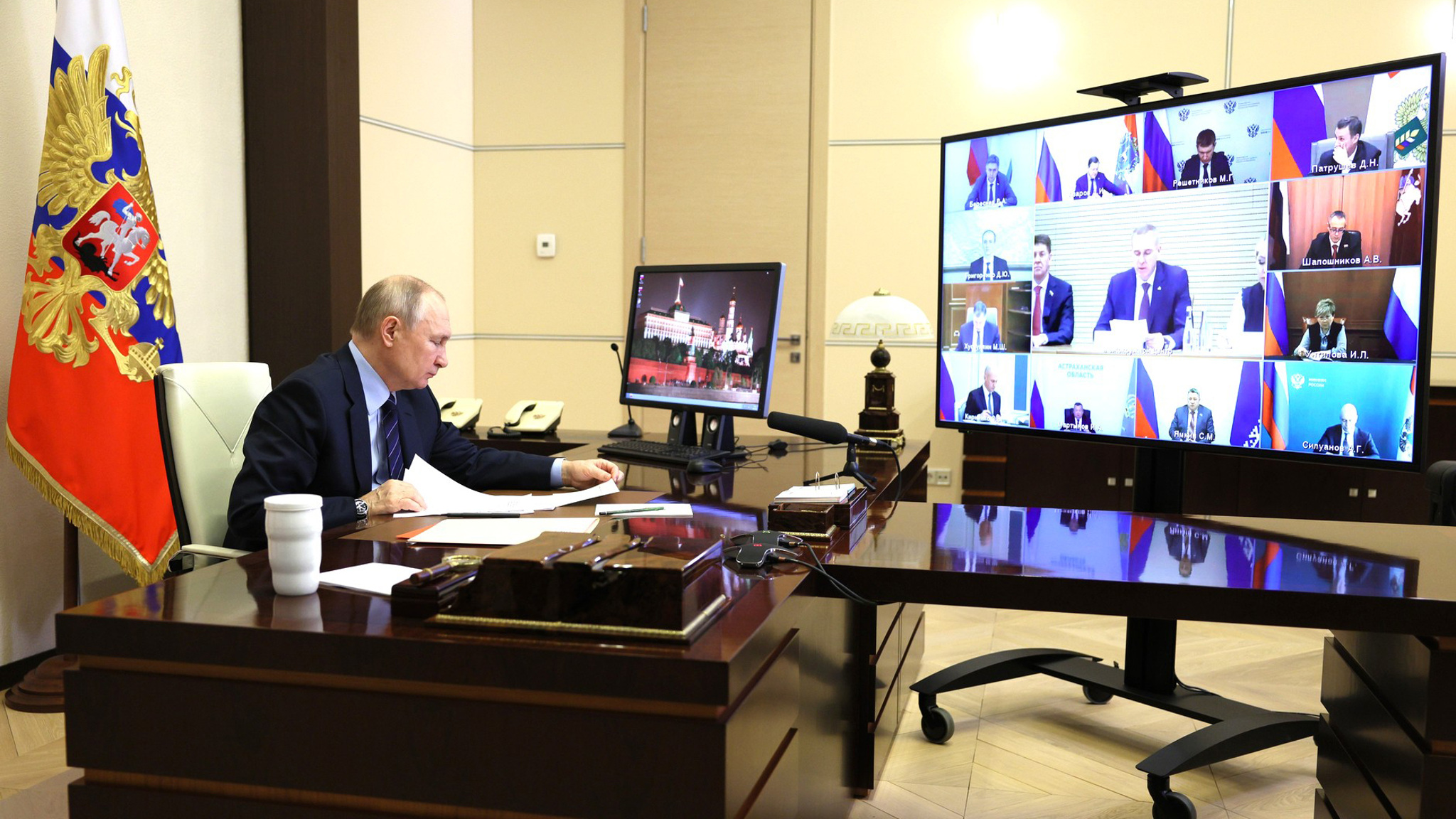 Путин обсудил с правительством финансирование новых регионов
