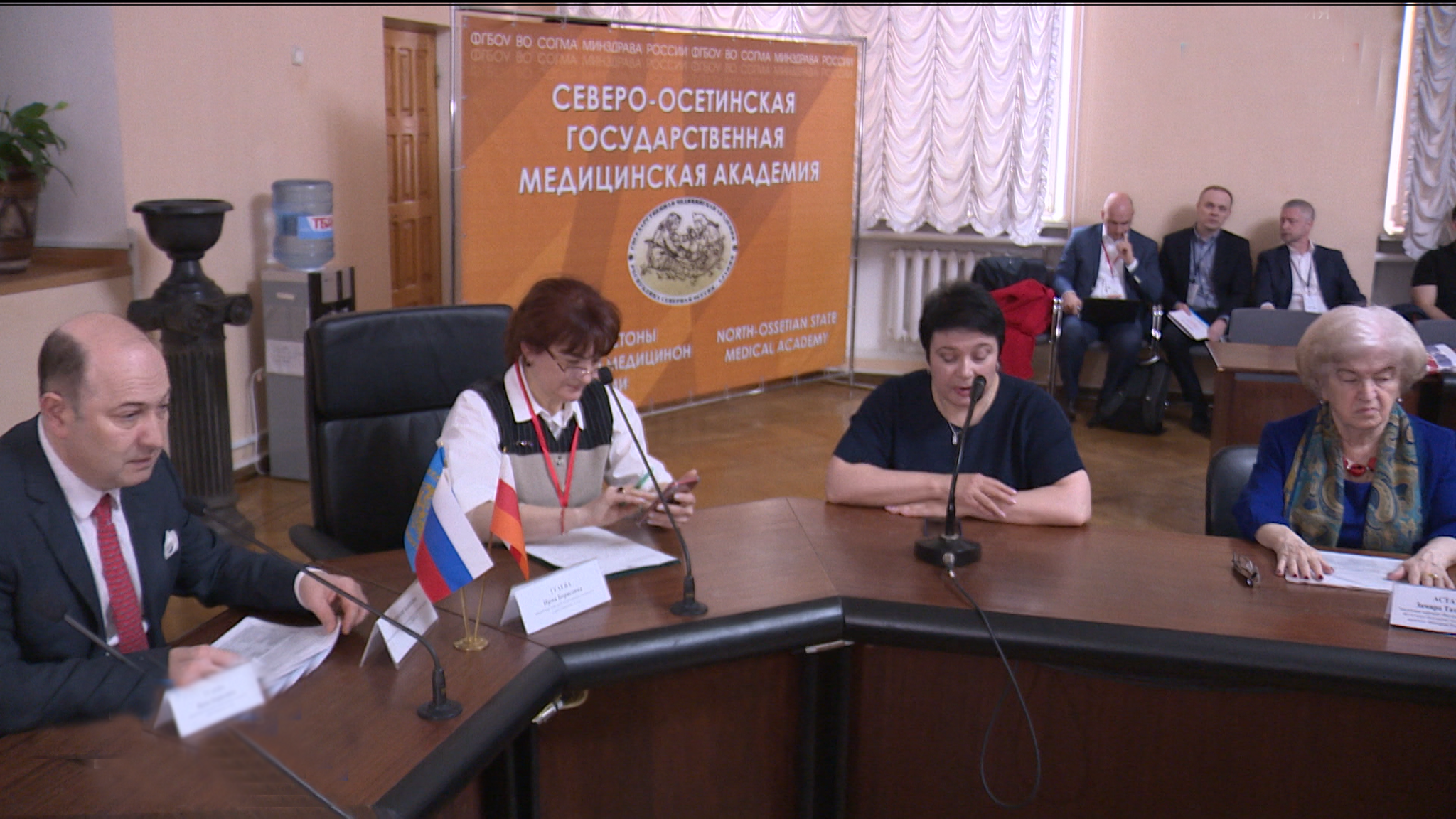 Около 500 врачей приняли участие в научно-практической конференции "Сердце Кавказа" в СОГМА