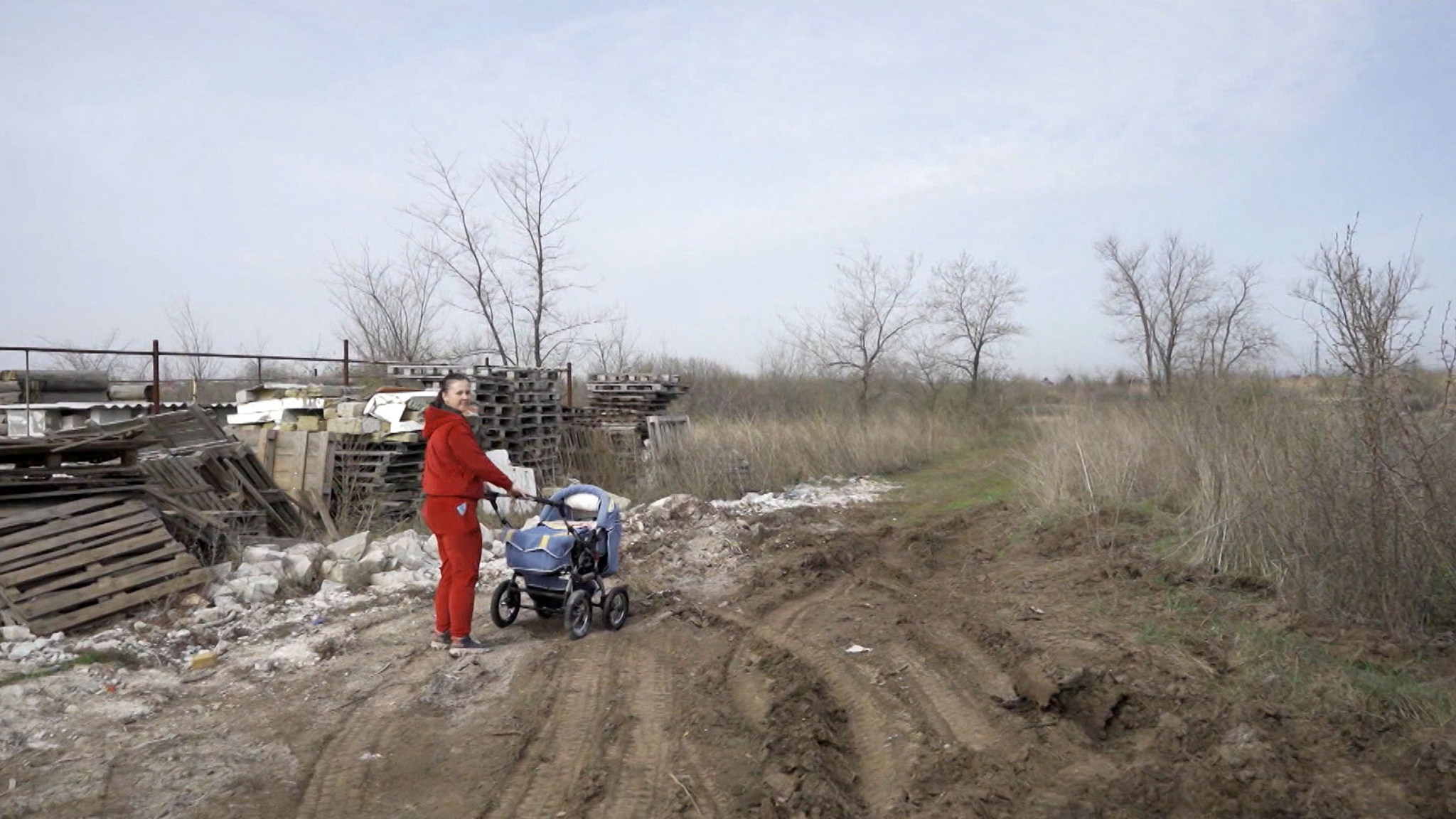 Многодетным семьям дали землю в овраге