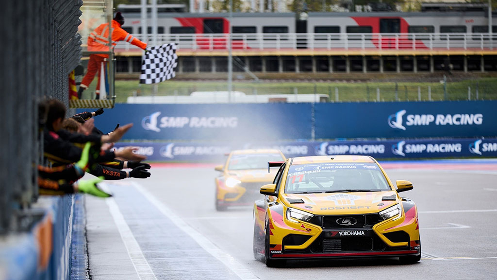 LADA Sport ROSNEFT начала сезон с победы