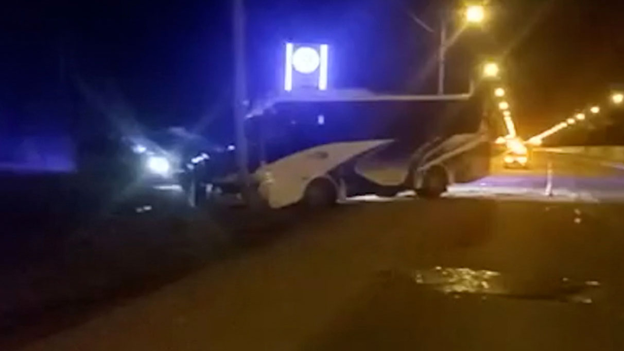 Под Тобольском автобус столкнулся с бензовозом