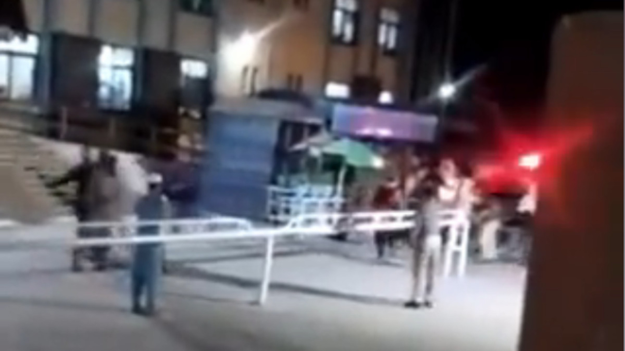В Пакистане в участке полиции прогремели два взрыва