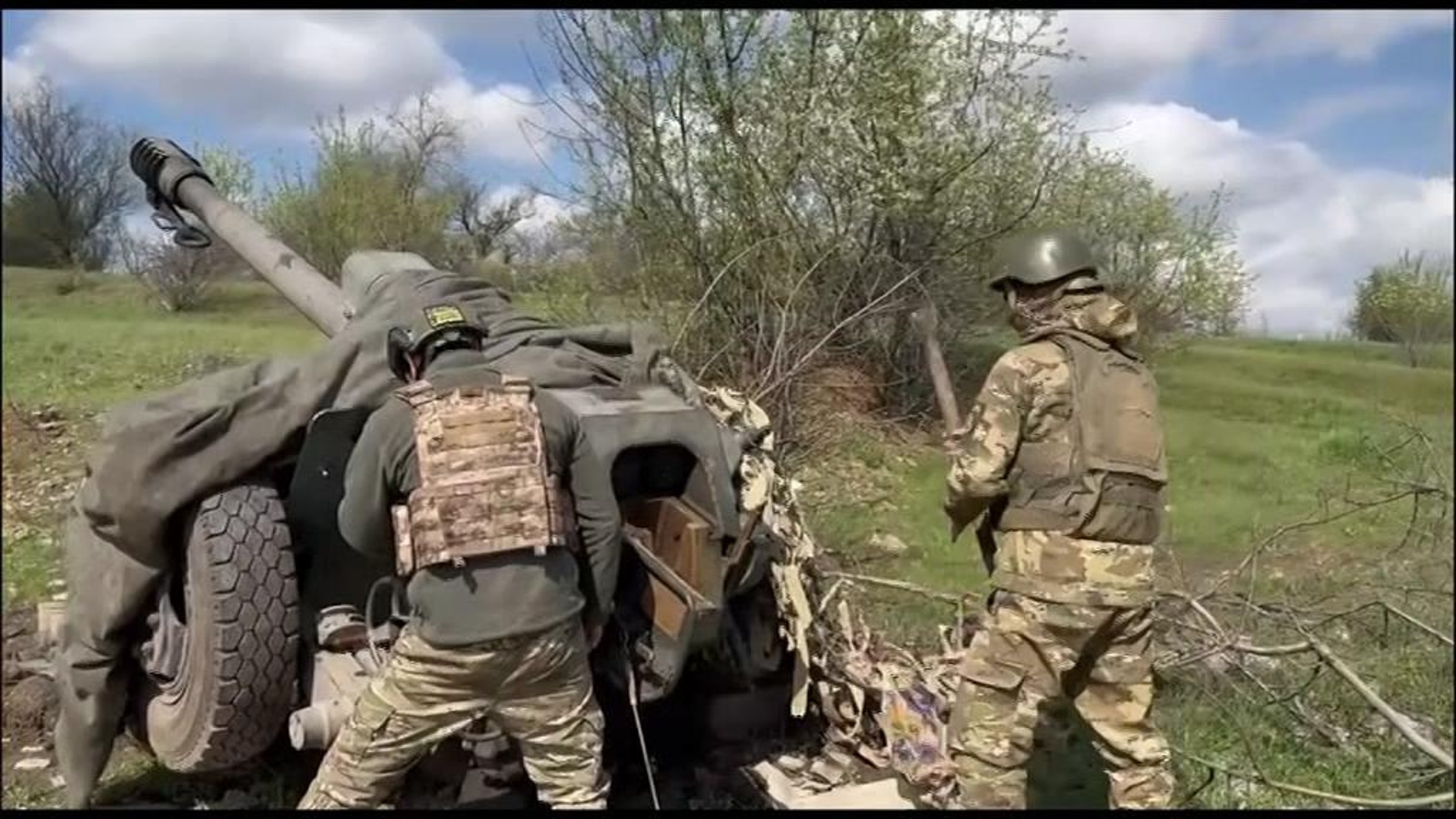 Артиллеристы ВДВ вынуждают противника спешно оставлять позиции