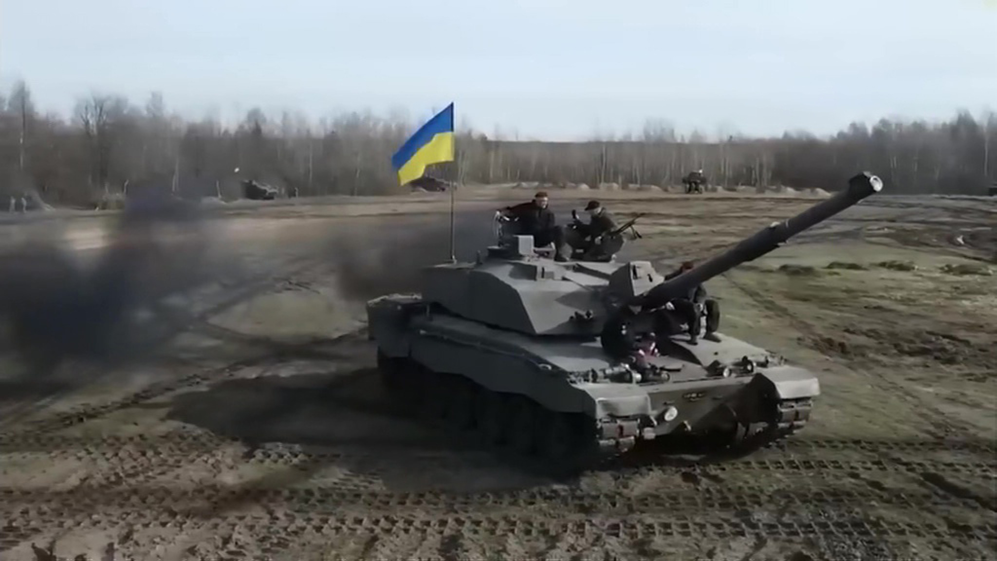 Лондон поставил Киеву тысячи боеприпасов, в том числе с обедненным ураном
