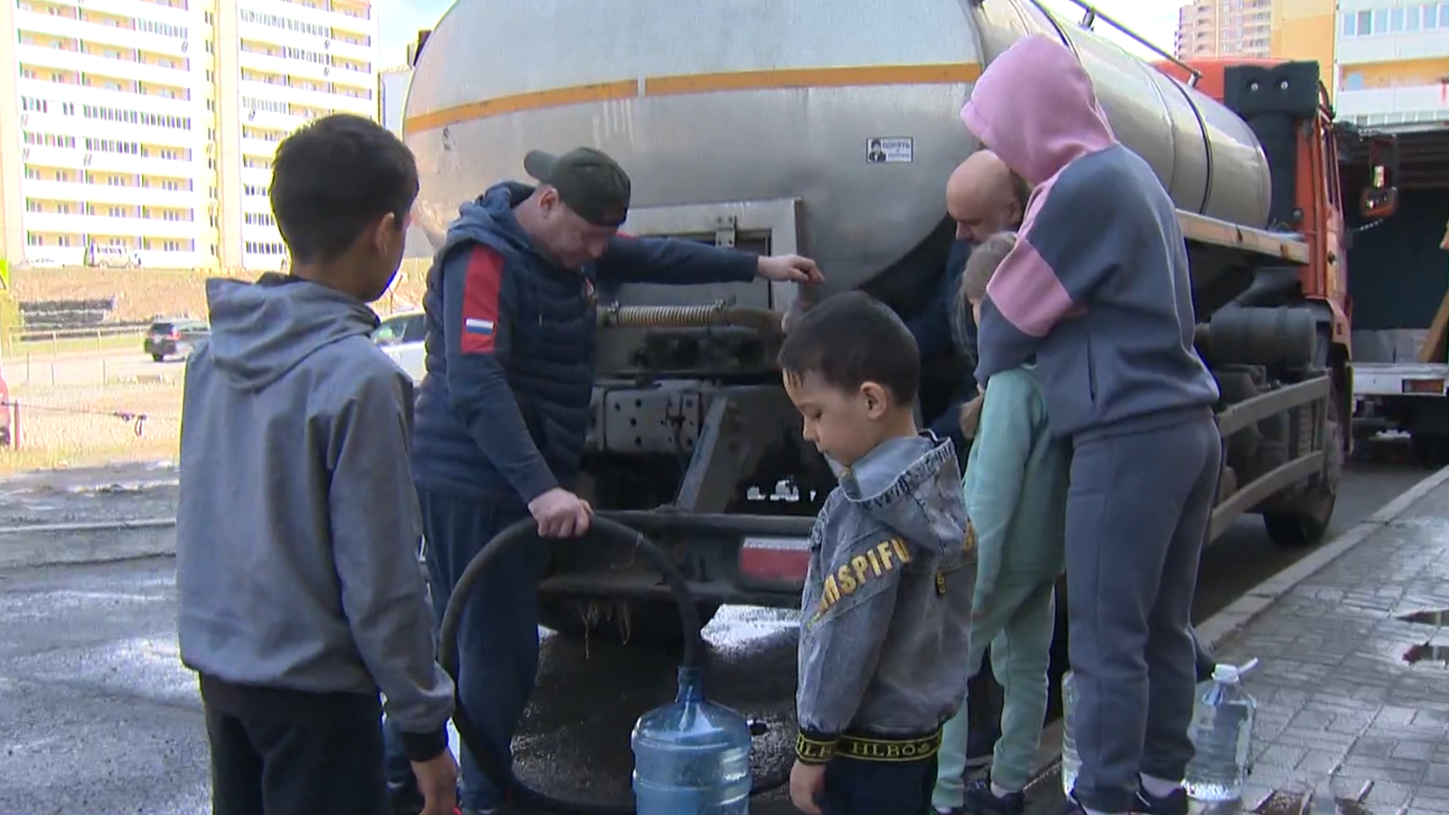 Авария на сетях оставила без водоснабжения более 15 тысяч жителей Владивостока