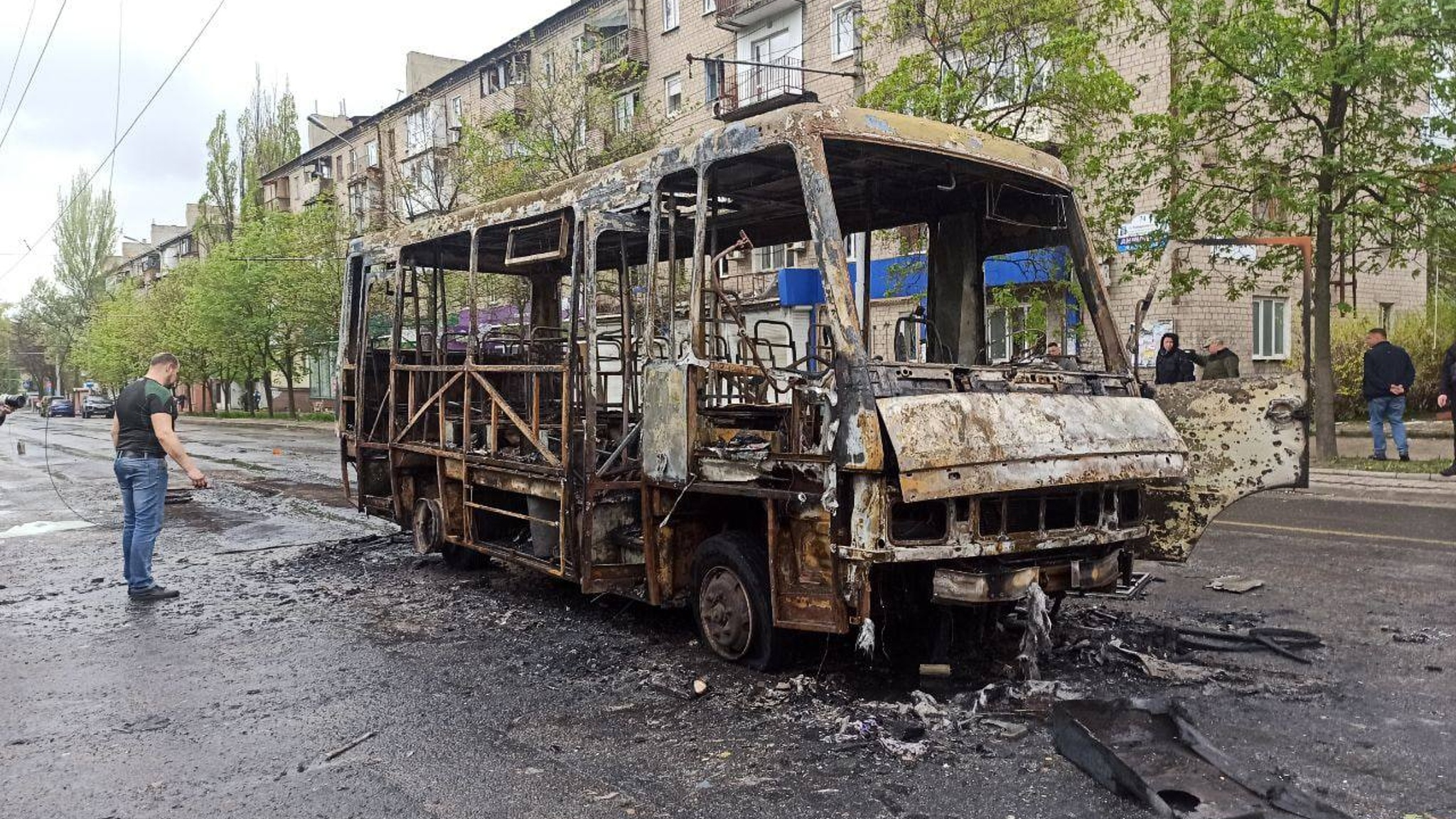 Очевидцы показали последствия украинского обстрела Донецка