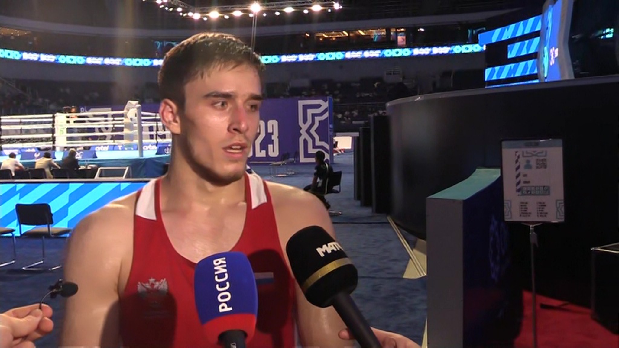 Россиянин Атаев стартовал с победы на чемпионате мира по боксу