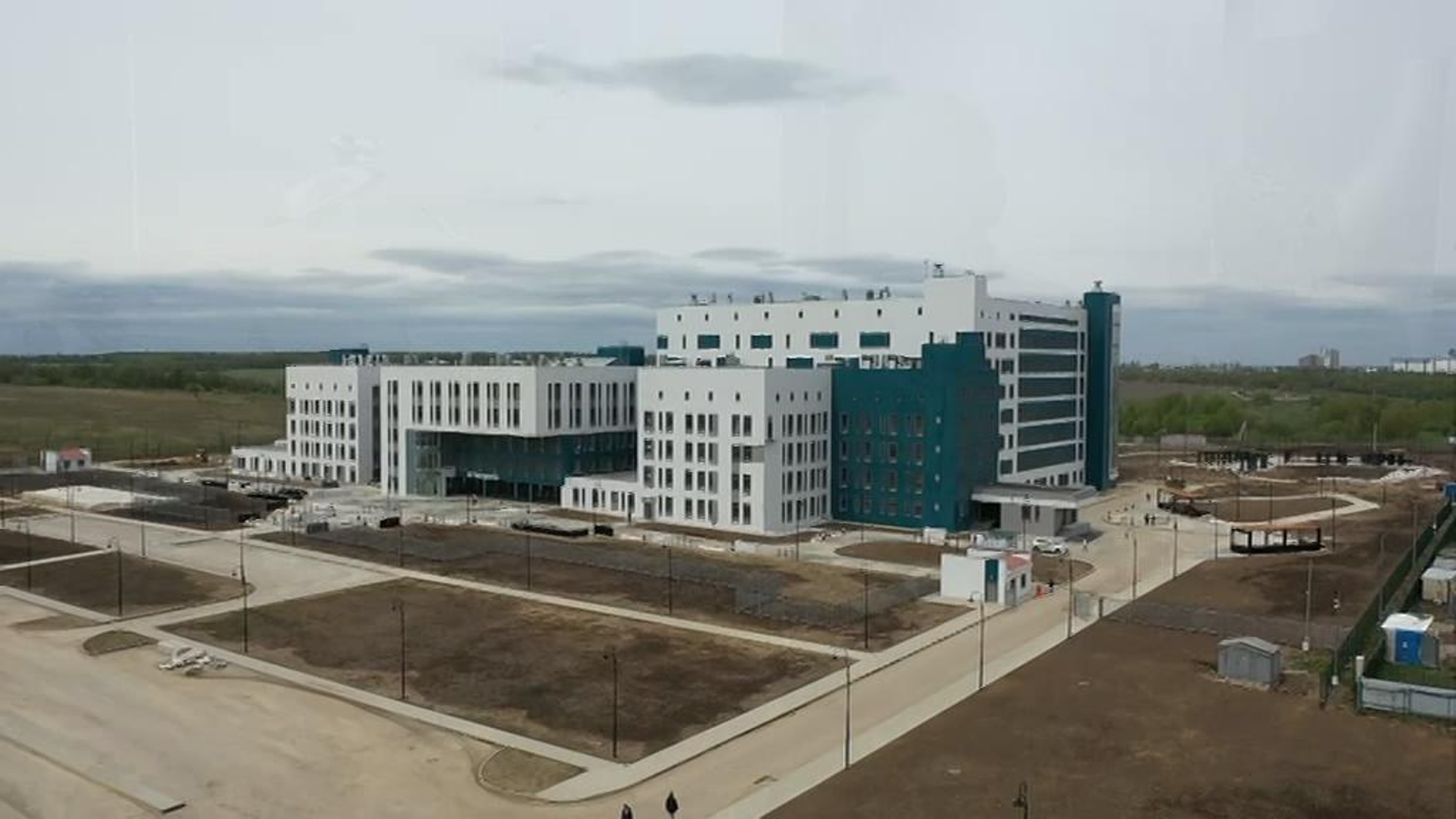 Губернатор Дюмин проконтролировал строительство онкоцентра в Туле