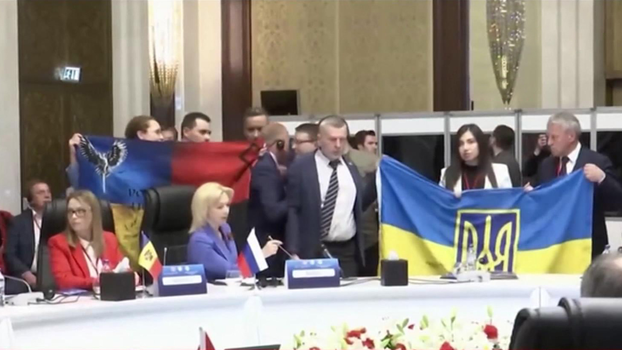 Украинцы попытались устроить провокацию против российской делегации в Анкаре