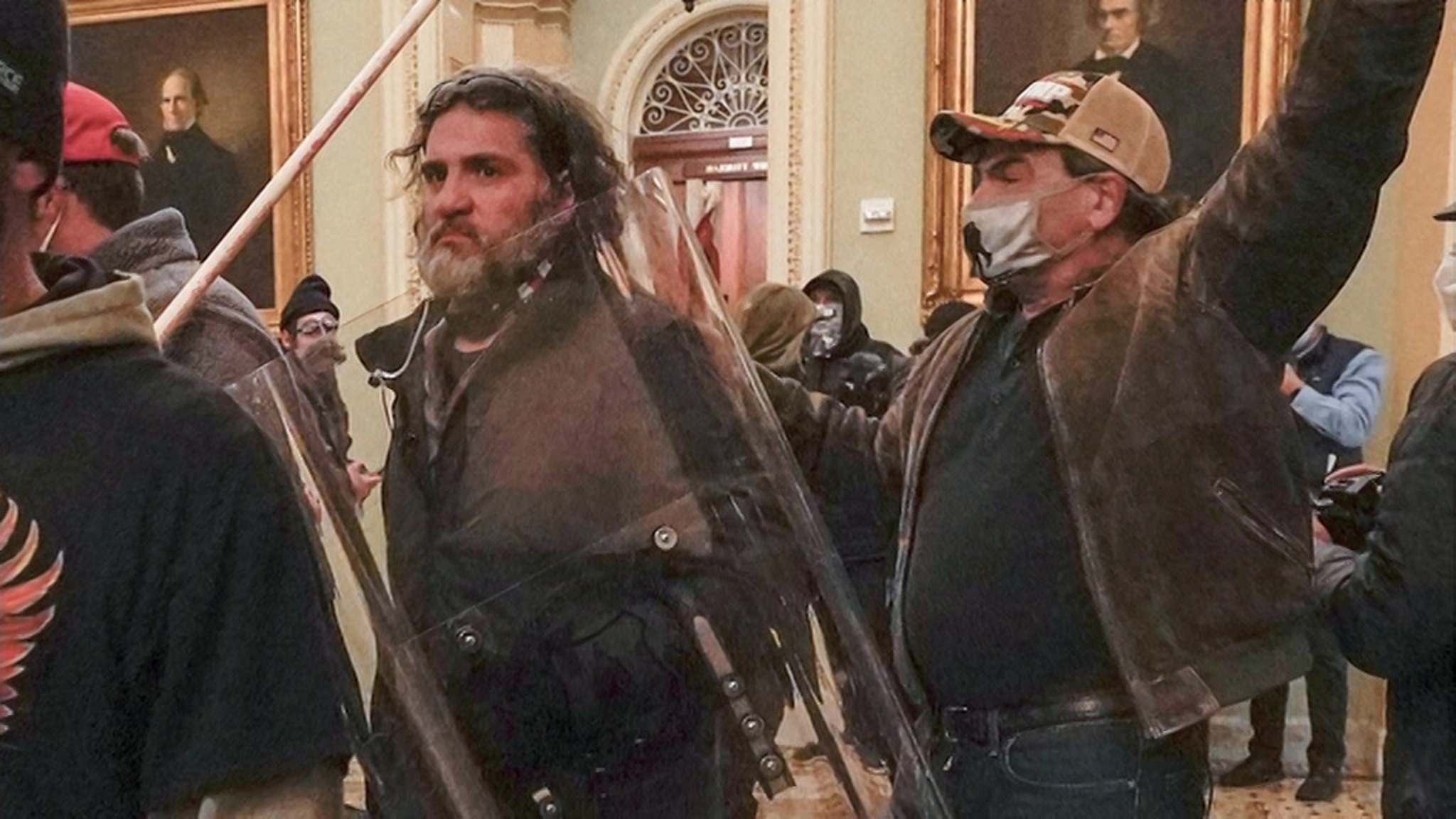 Лидеров Proud Boys признали виновными по делу о штурме Капитолия