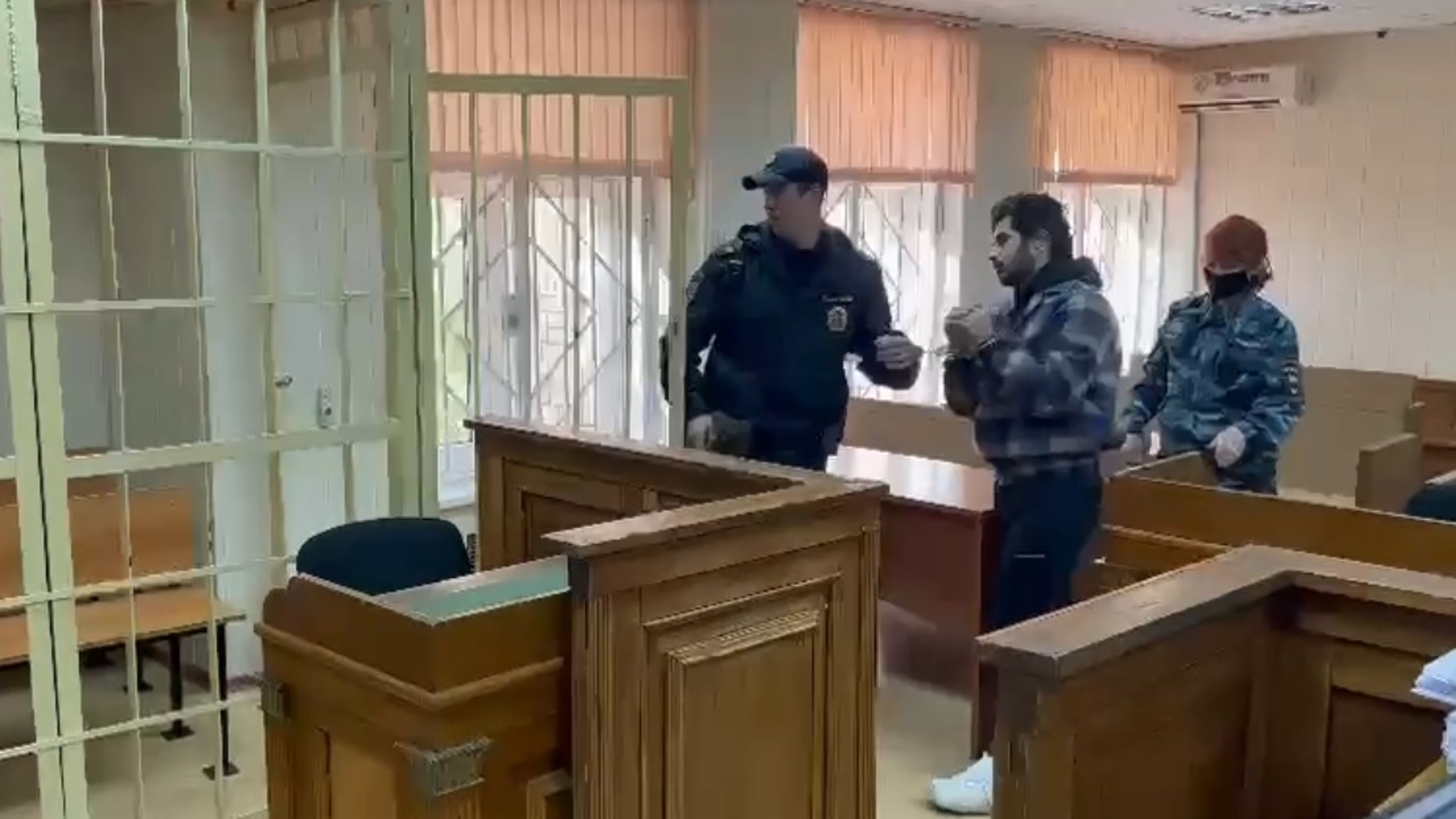 Избившие баскетболиста Шведа просили не лишать их свободы