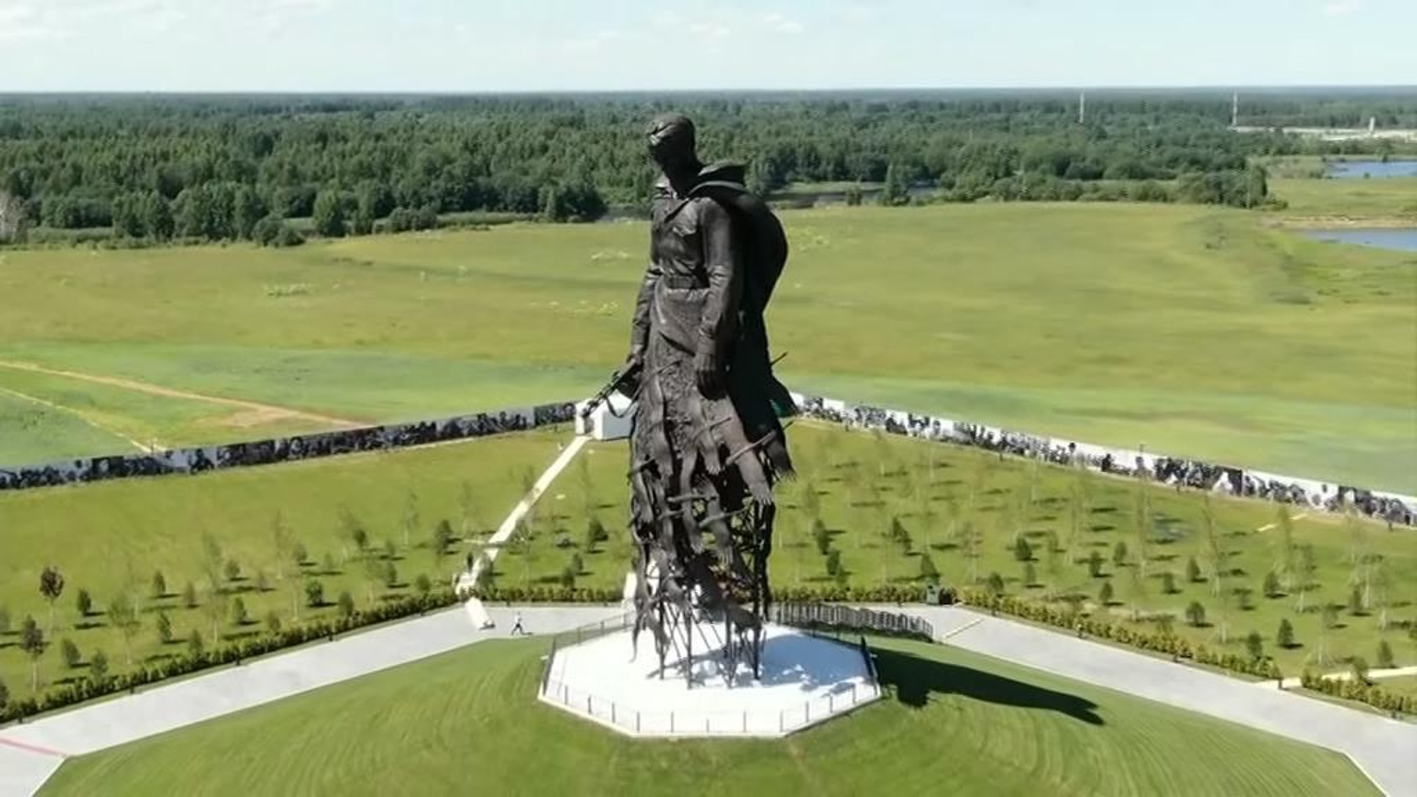 В Тверской области открыли мемориал воинам-киргизам, павшим в боях ВОВ