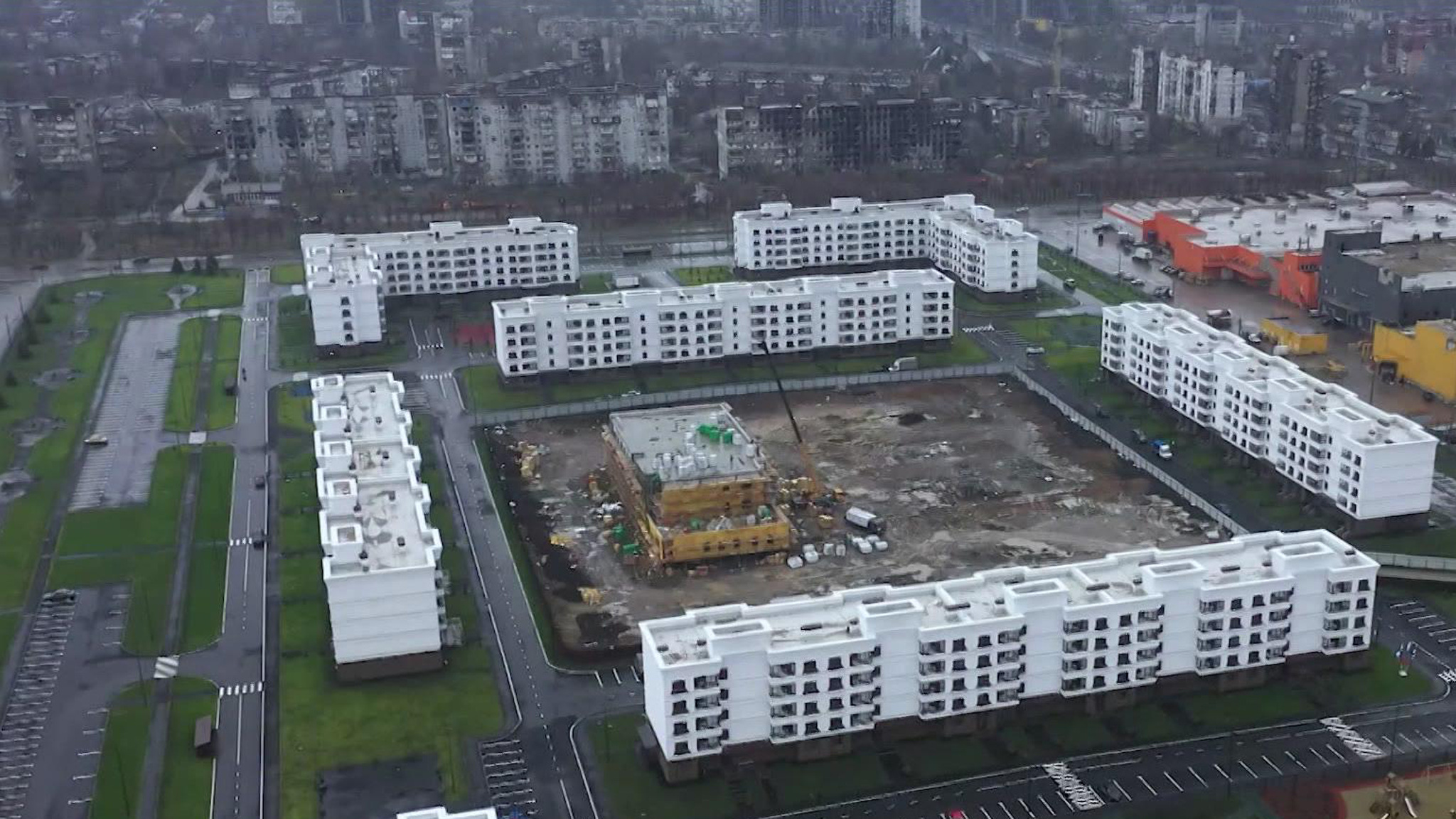 Возрождение Мариуполя президент контролирует лично