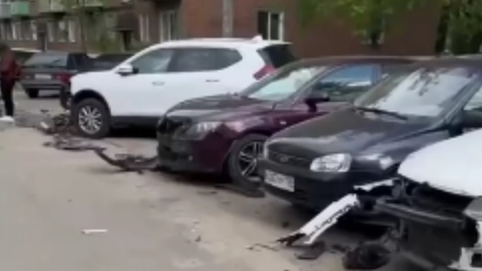 В Подмосковье водитель иномарки протаранил семь авто