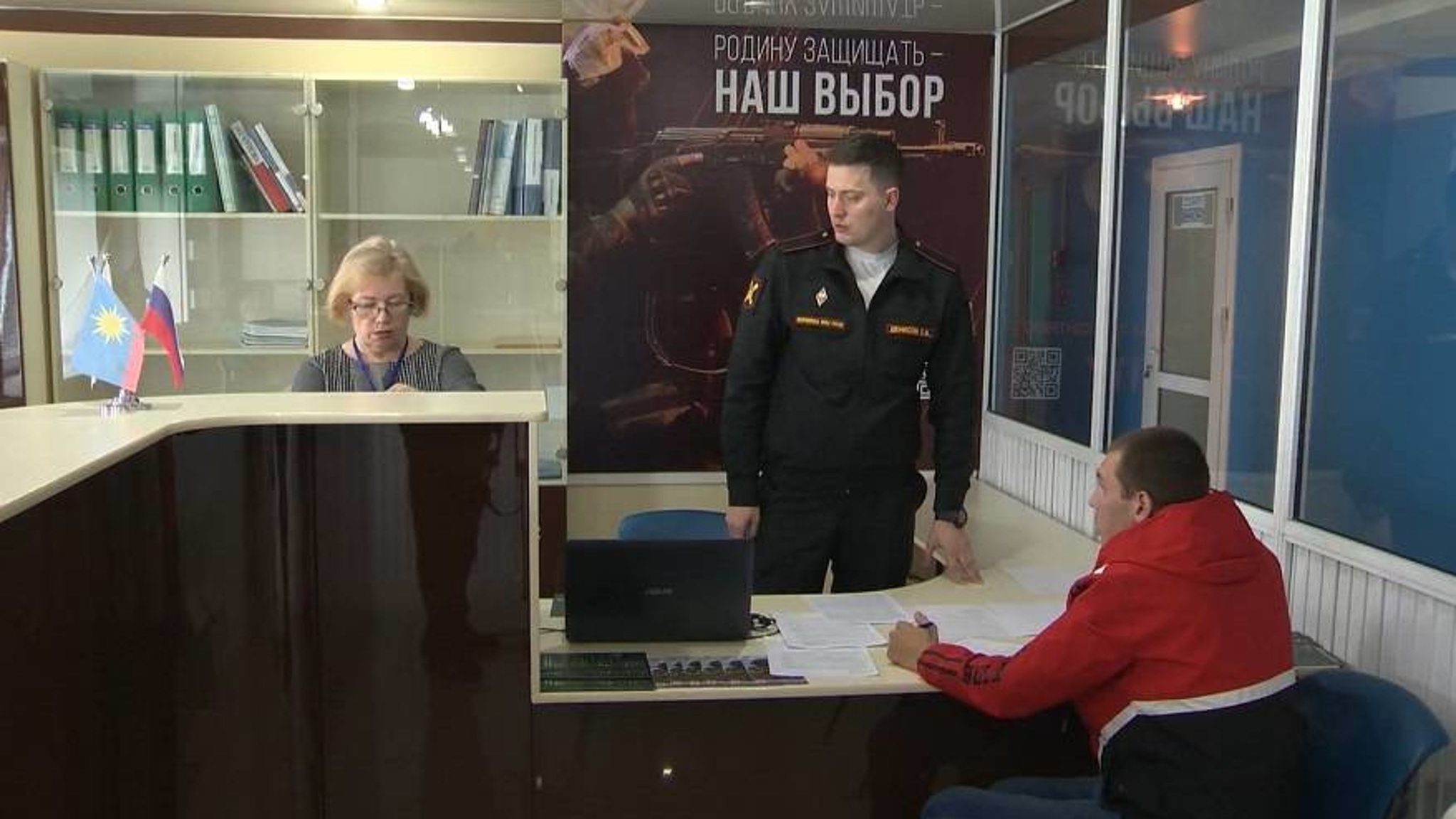 Служба по контракту: Минобороны увеличивает численность военнослужащих