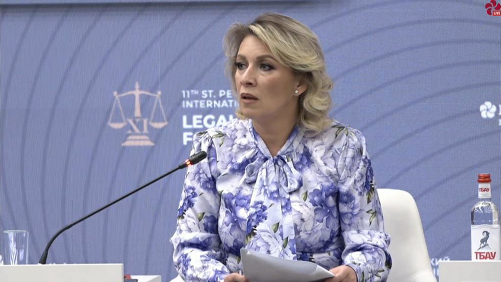 Запад эксплуатирует тему детства для своих политических кампаний