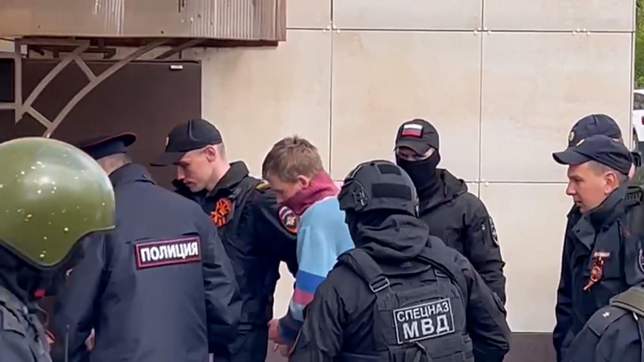 Глава СКР рассказал, как идет следствие по делу о покушении на Захара Прилепина