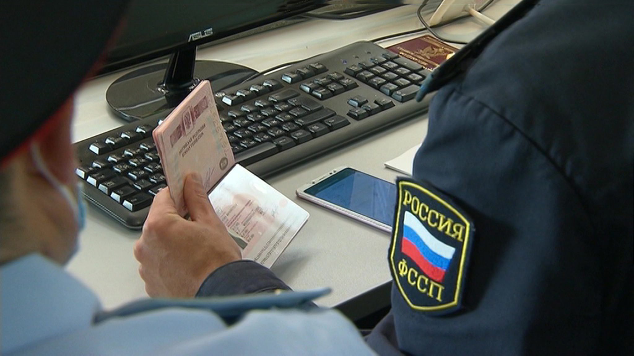 Глава ФССП рассказал про борьбу с алиментщиками и двойниками