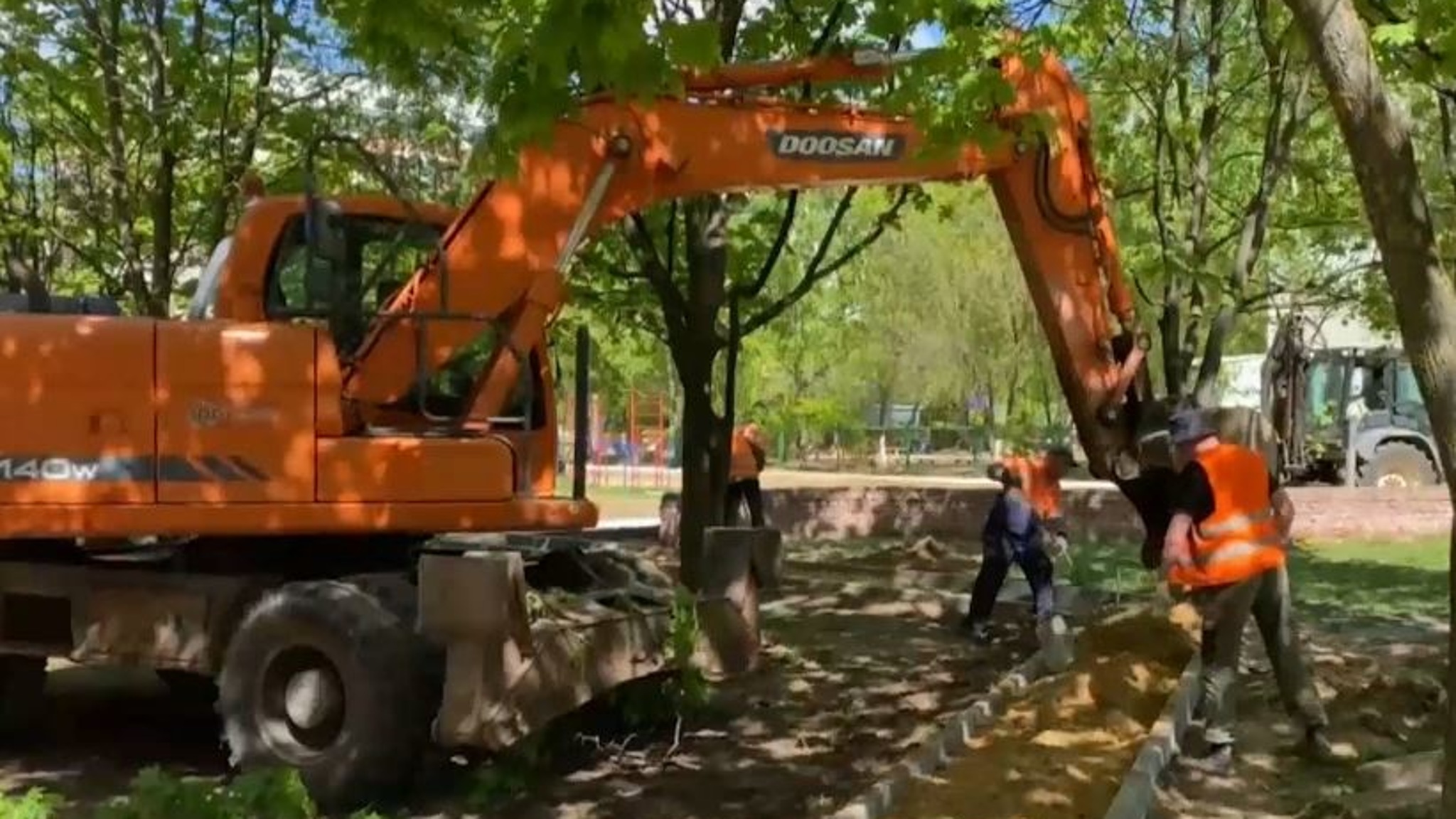 Ремонт двора на улице Петрова в Йошкар-Оле завершат к концу мая