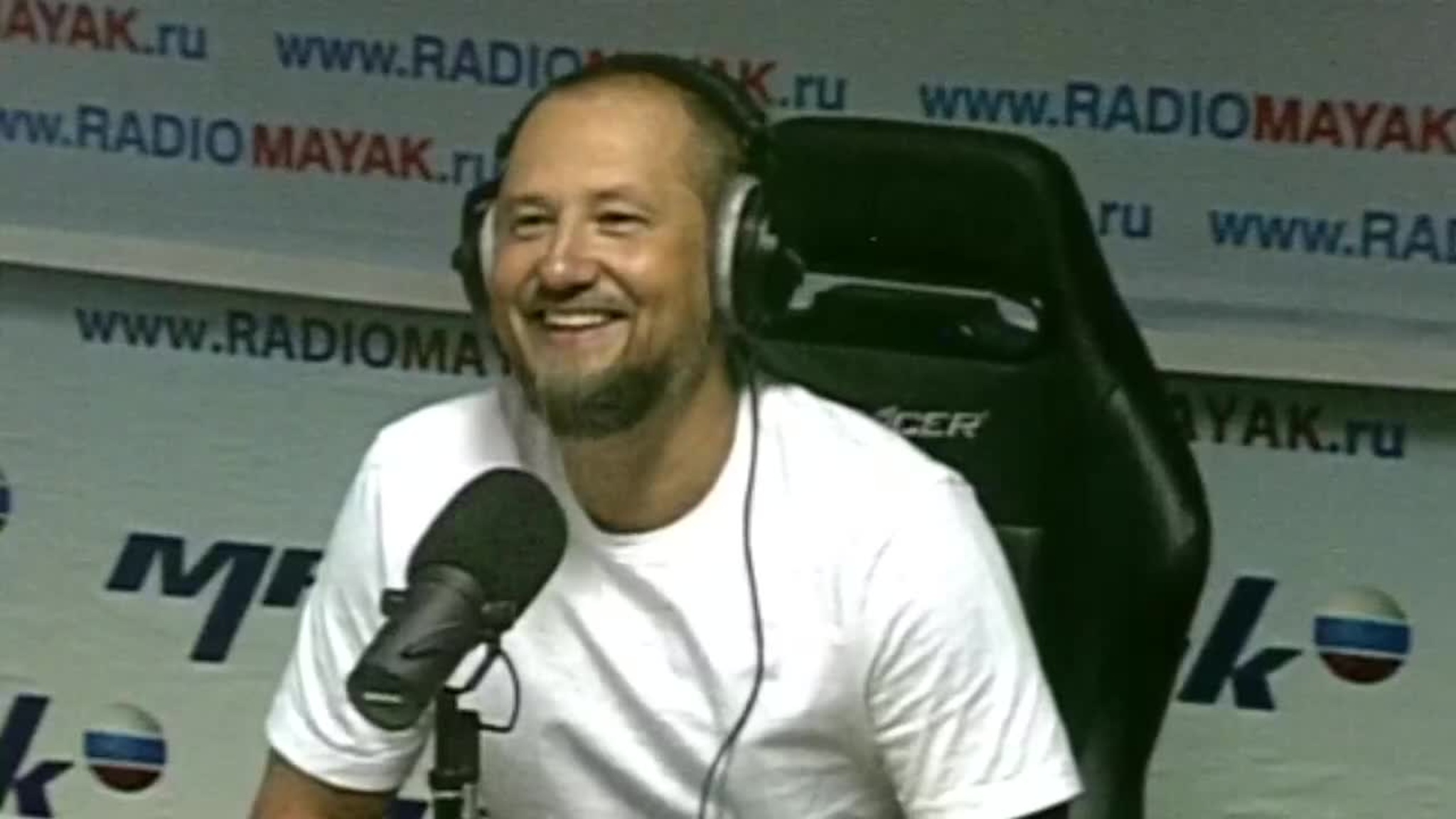 Позы и жесты: как прочесть характер и настроение человека