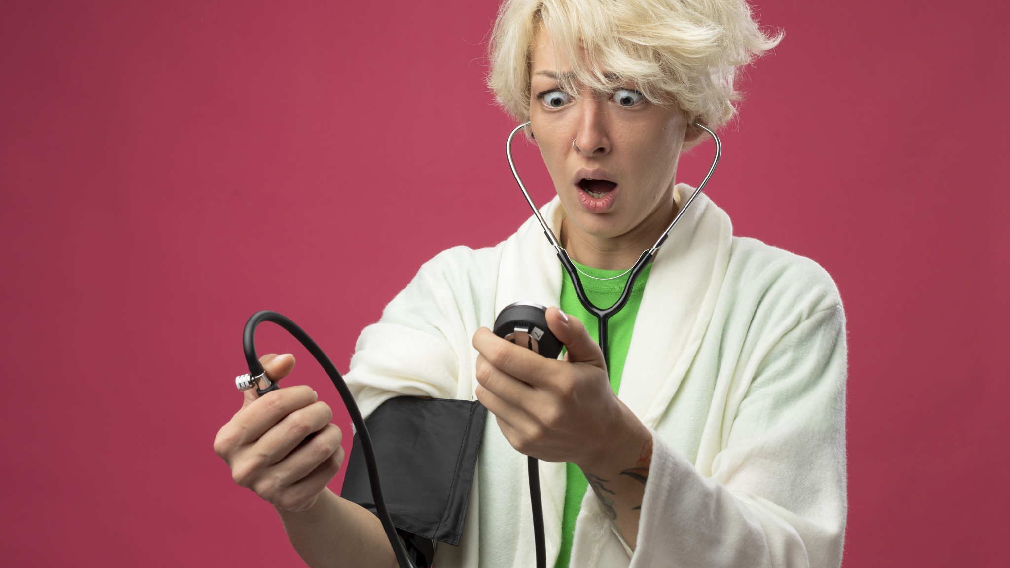 Мясников: резко снижать давление при гипертоническом кризе запрещено