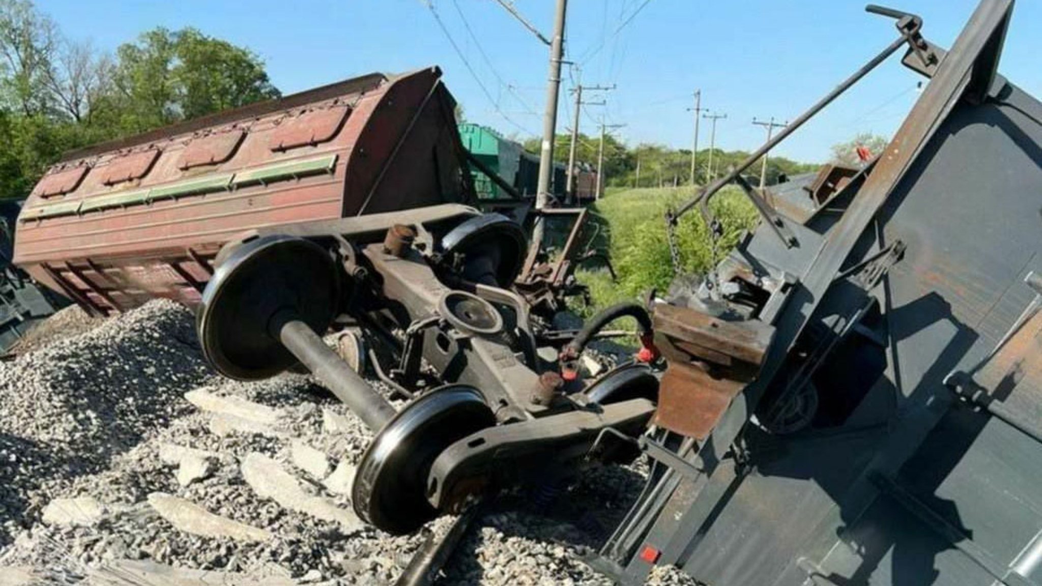 Движение поездов под Севастополем восстановят к вечеру