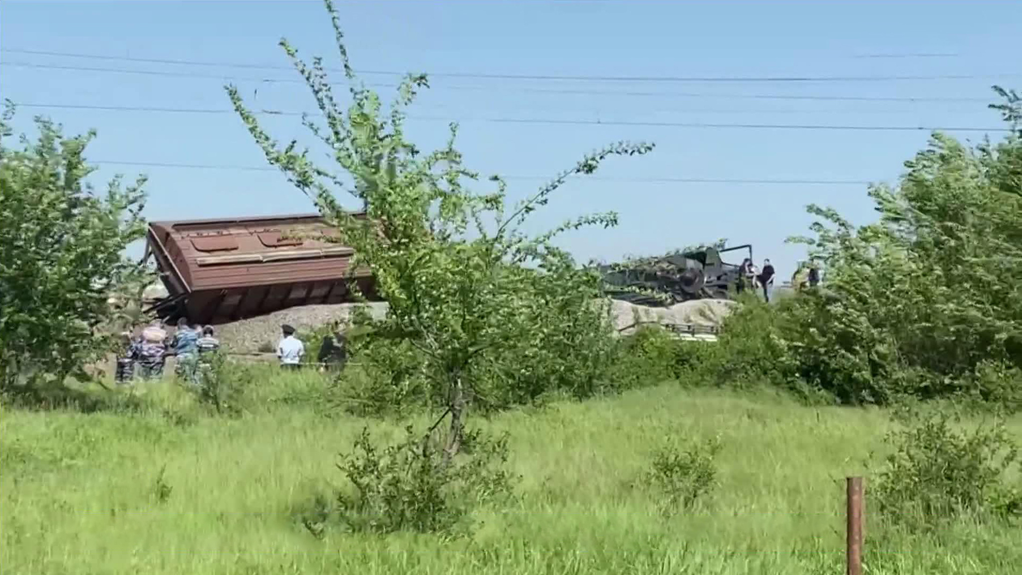 Причиной схода вагонов в Крыму назвали "внешнее вмешательство"
