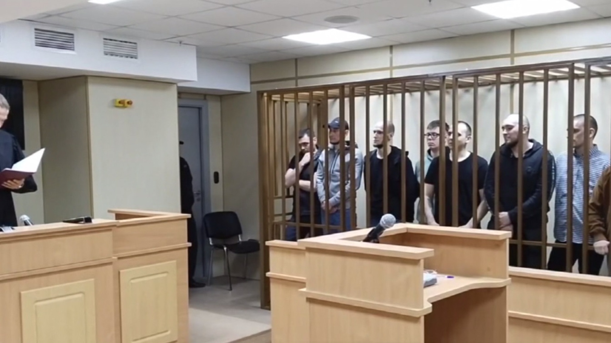 Десять человек в Тюмени лишились свободы за сбыт наркотиков