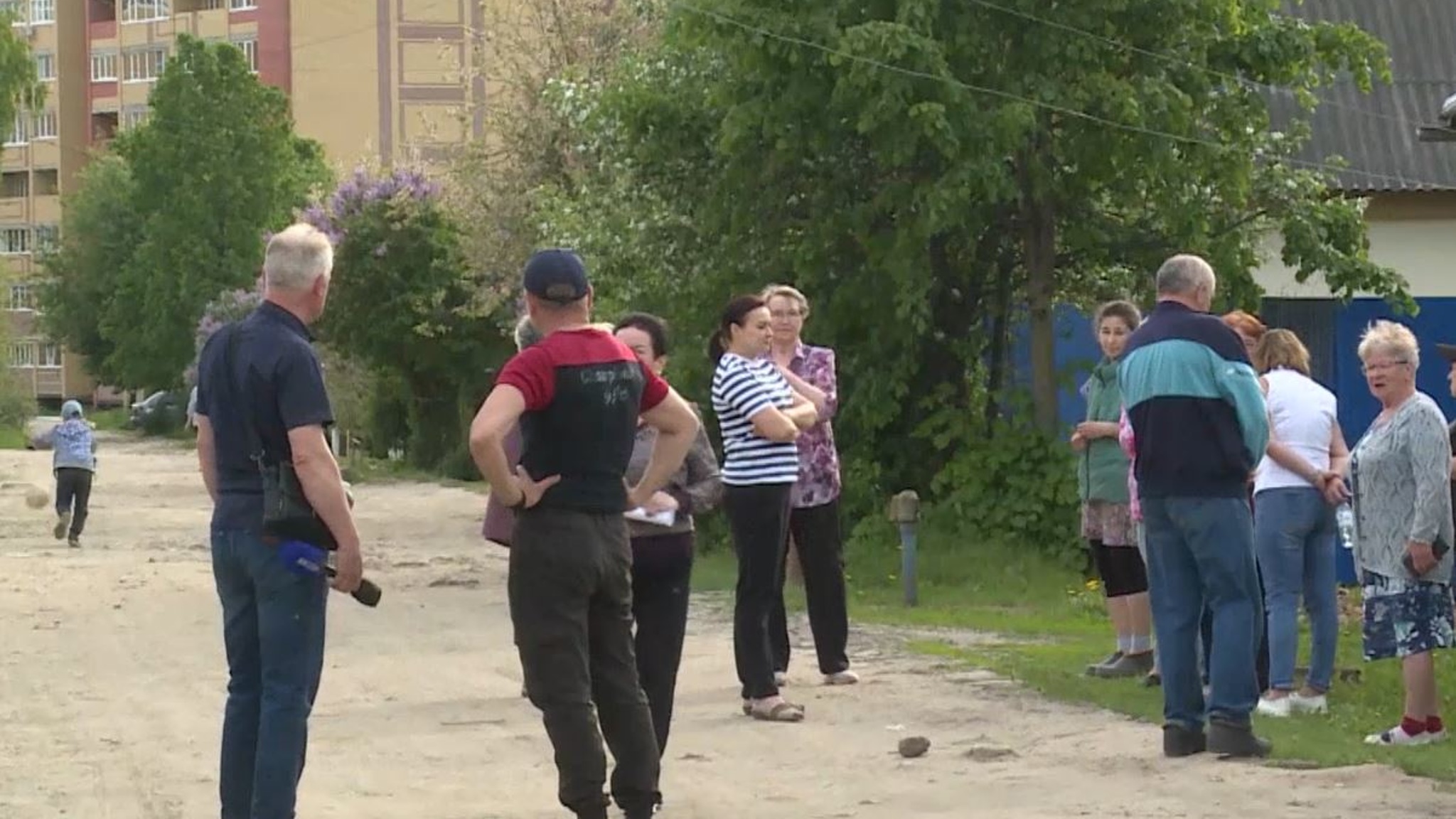 На разбитую дорогу по улице Архипова жалуются жители Семёновки