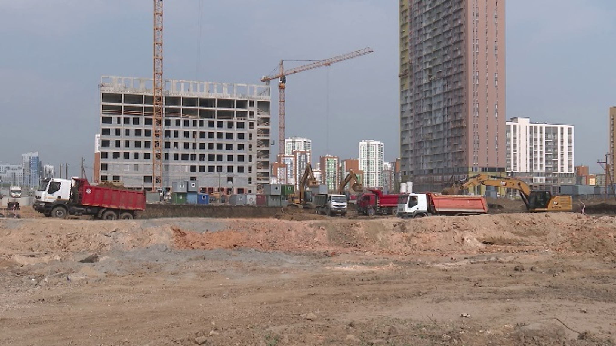 На одной из строек в Екатеринбурге погиб мужчина