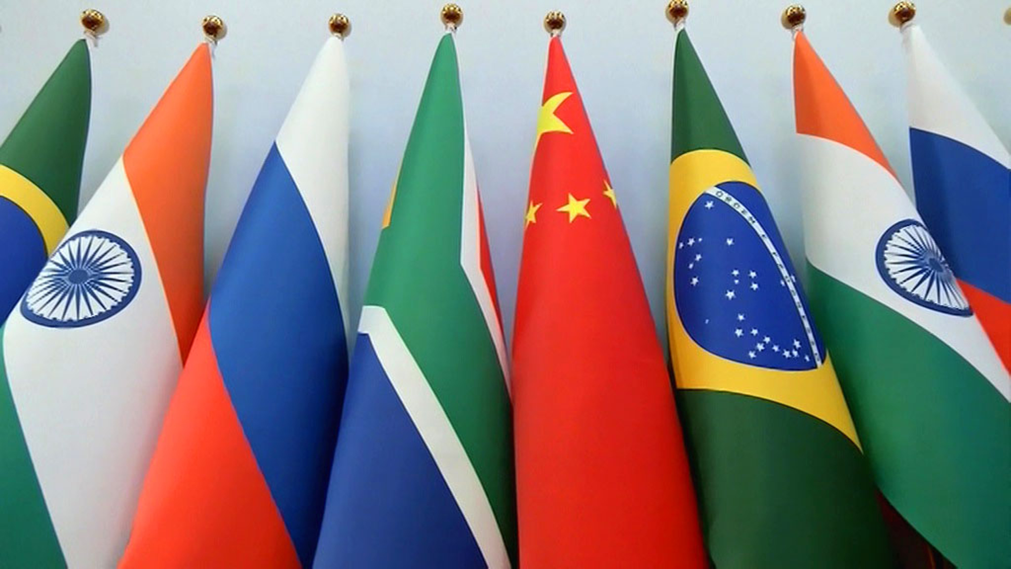 FT: по многим показателям БРИКС давно обошла G7