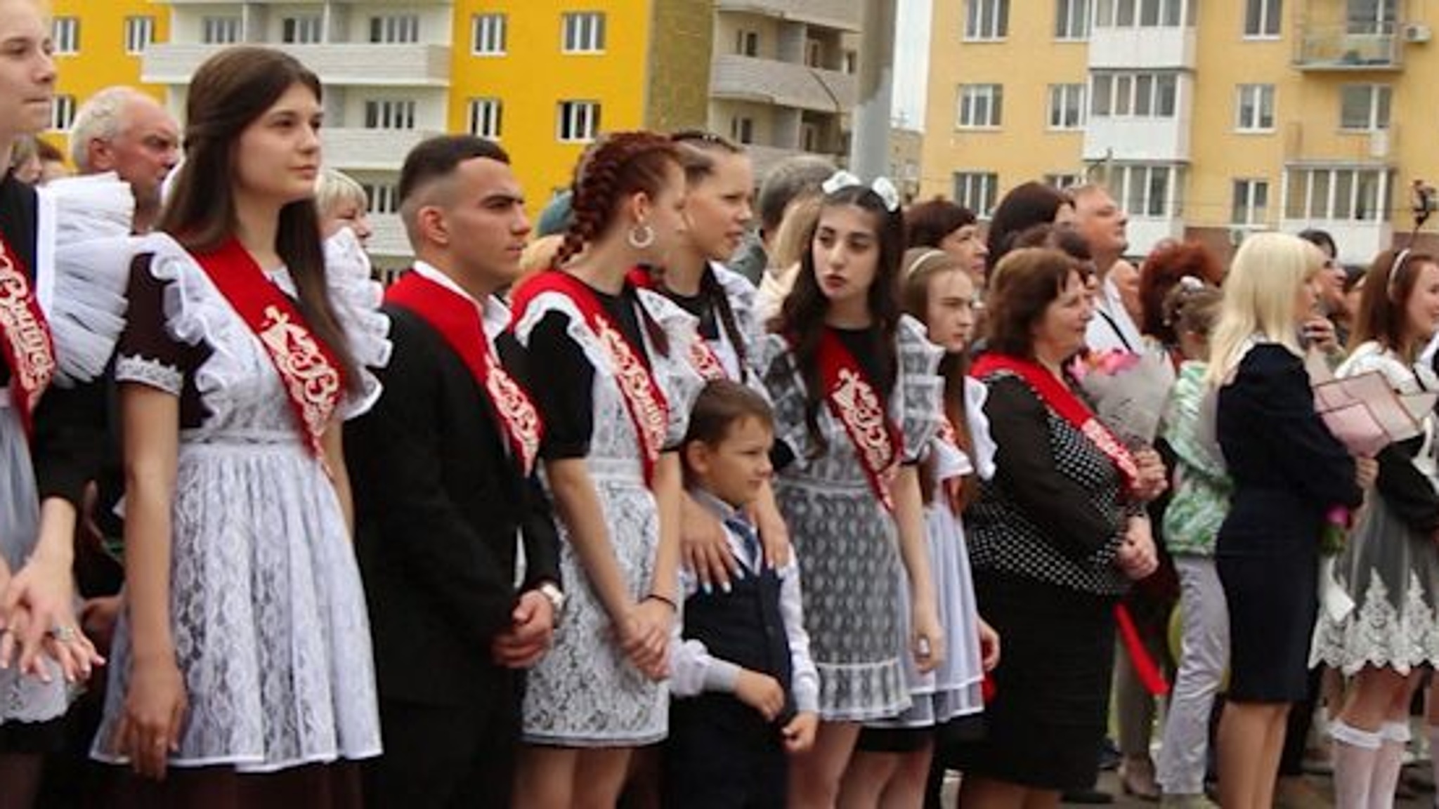 Как советская школьная форма стала атрибутом Последнего звонка?