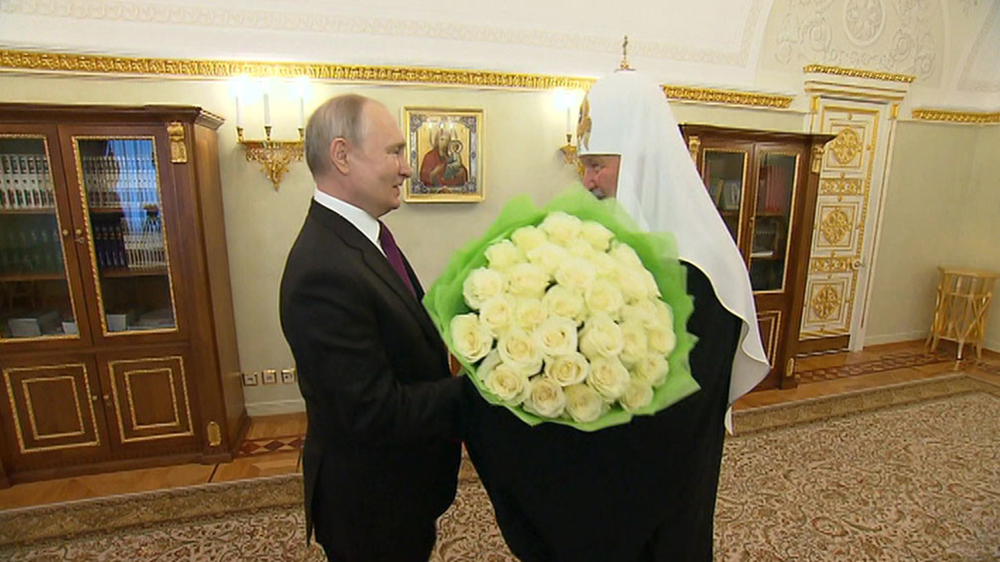 Президент поздравил патриарха с тезоименитством