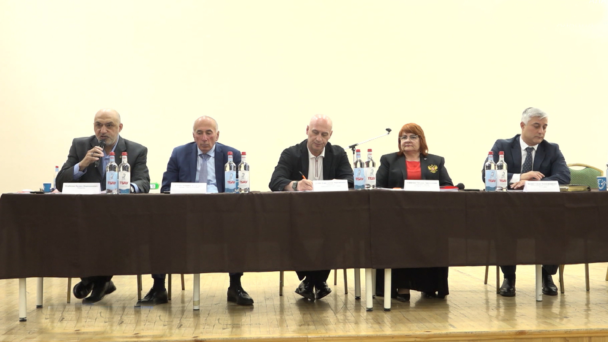 Во Владикавказе состоялась встреча представителей спортивного сообщества республики с генеральным секретарём Федерации Бокса России Татьяной Кириенко