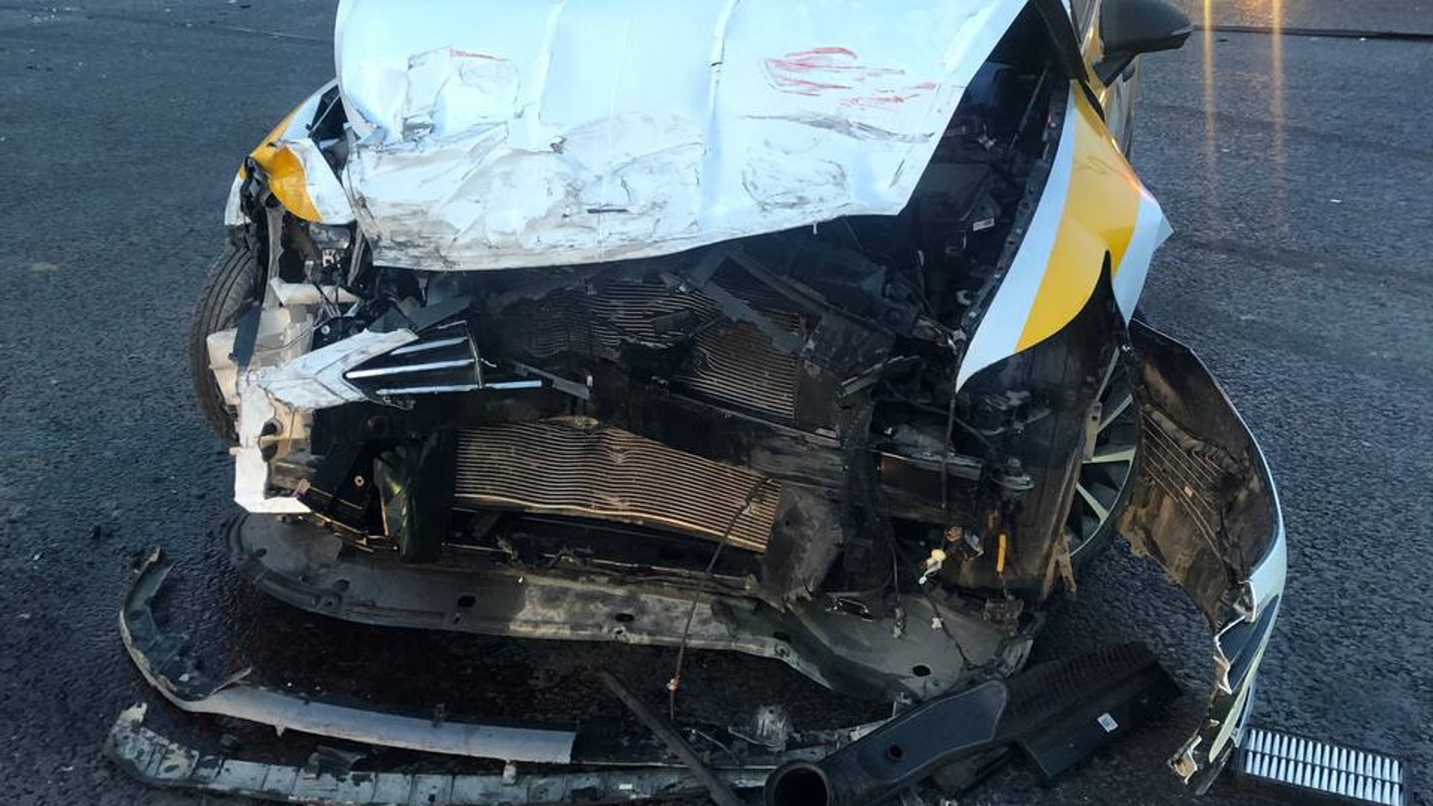 Таксист опрокинул машину скорой помощи на юго-западе Москвы